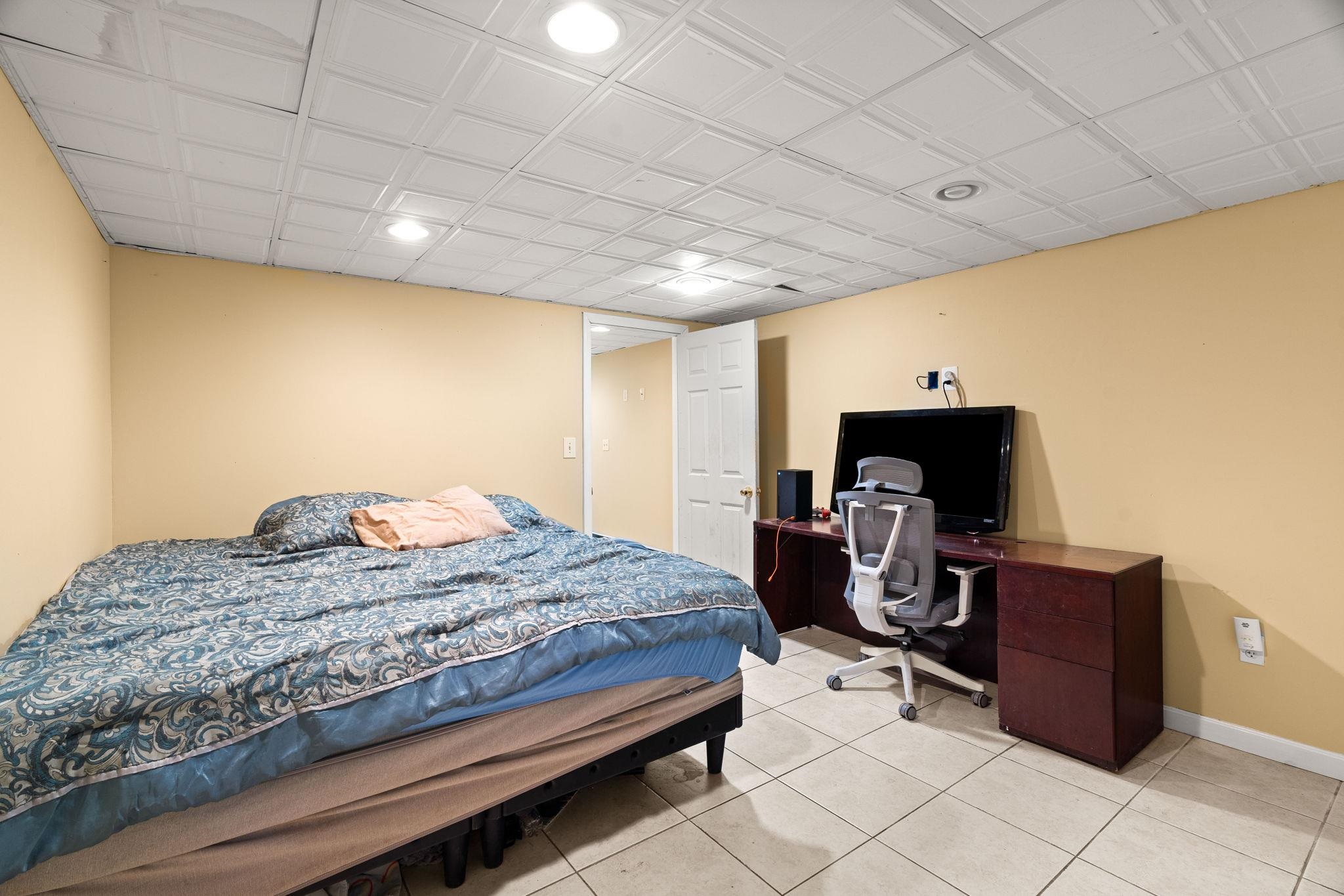 Plaistow, New Hampshire, 03865, United States, 4 Bedrooms Bedrooms, ,1 BathroomBathrooms,Residential,For Sale,2001863