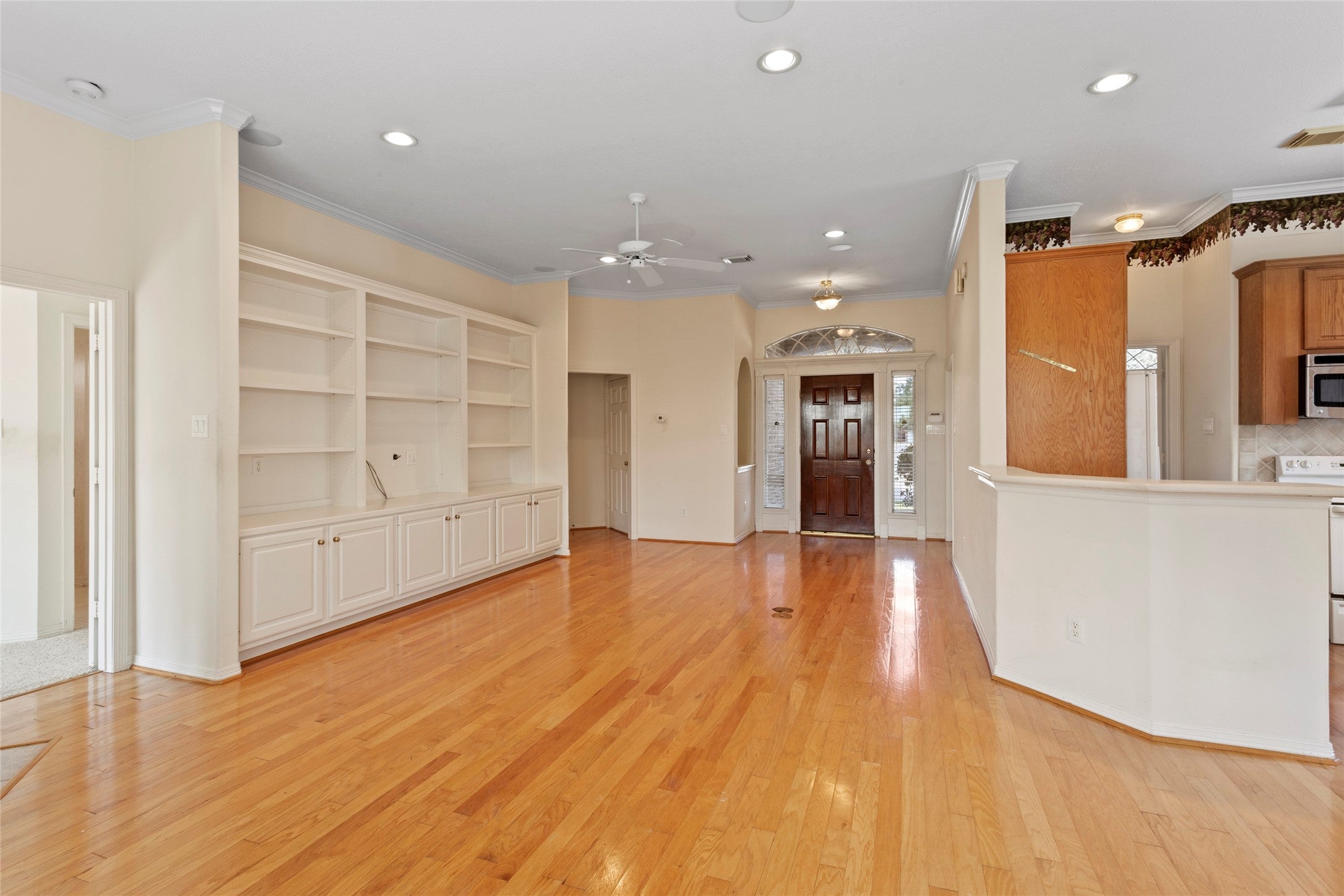 Houston, Texas, 77055, United States, 3 Bedrooms Bedrooms, ,2 BathroomsBathrooms,Residential,For Sale,1923474