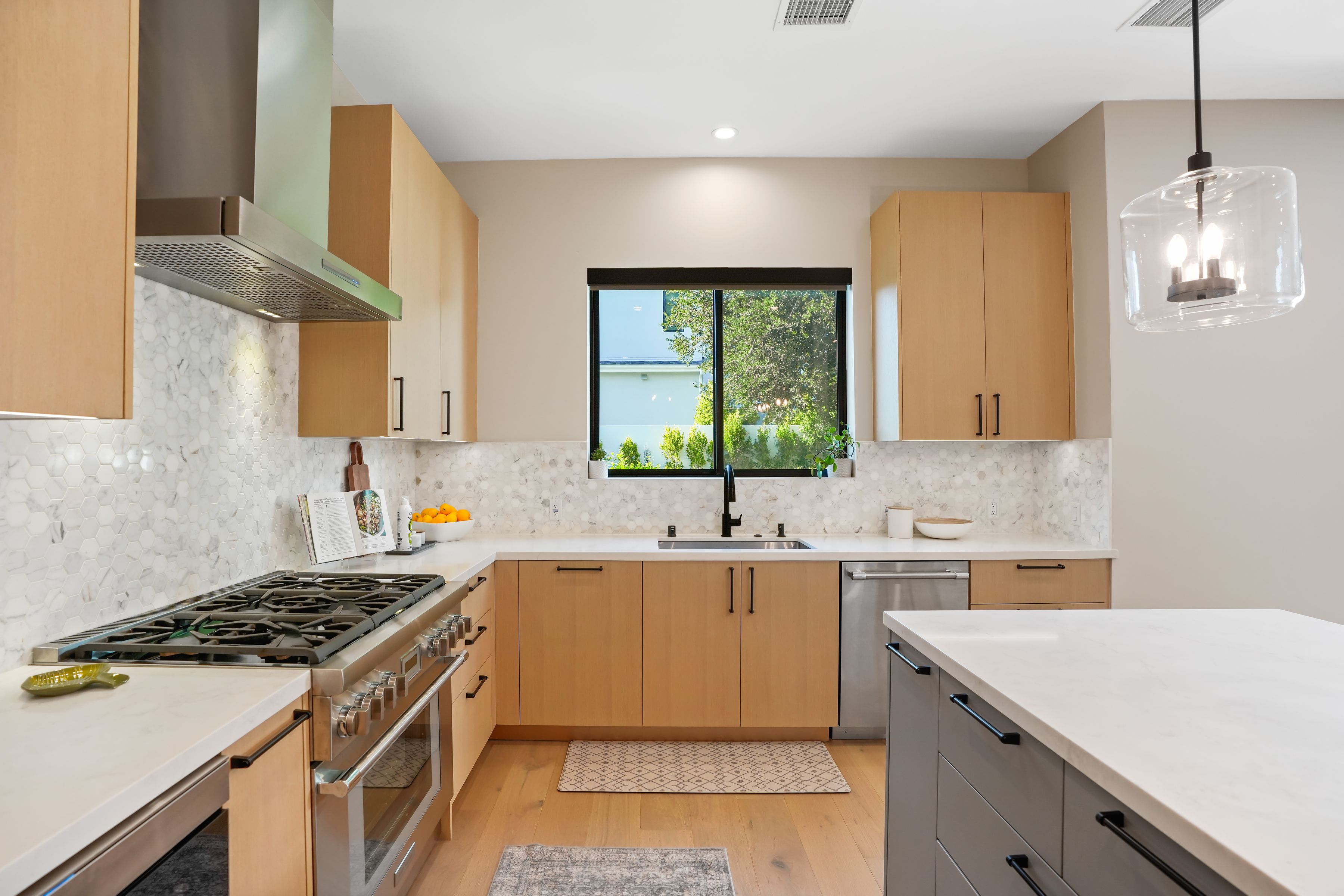  12341 Addison Street - 物件實景