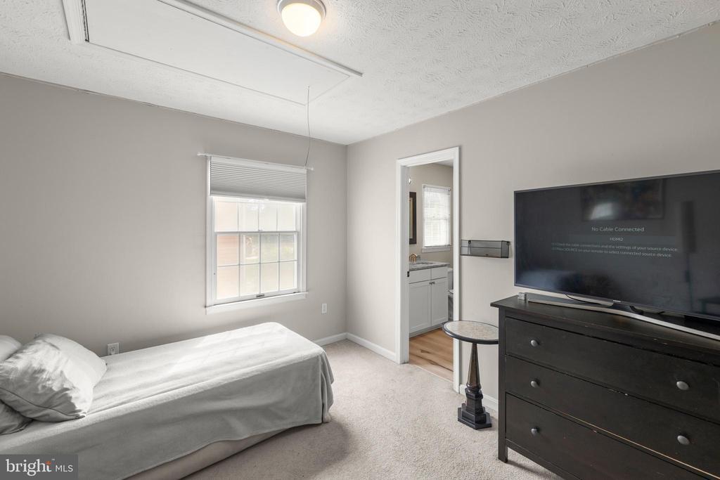 Winchester, Virginia, 22601, United States, 3 Bedrooms Bedrooms, ,2 BathroomsBathrooms,Residential,For Sale,1918203