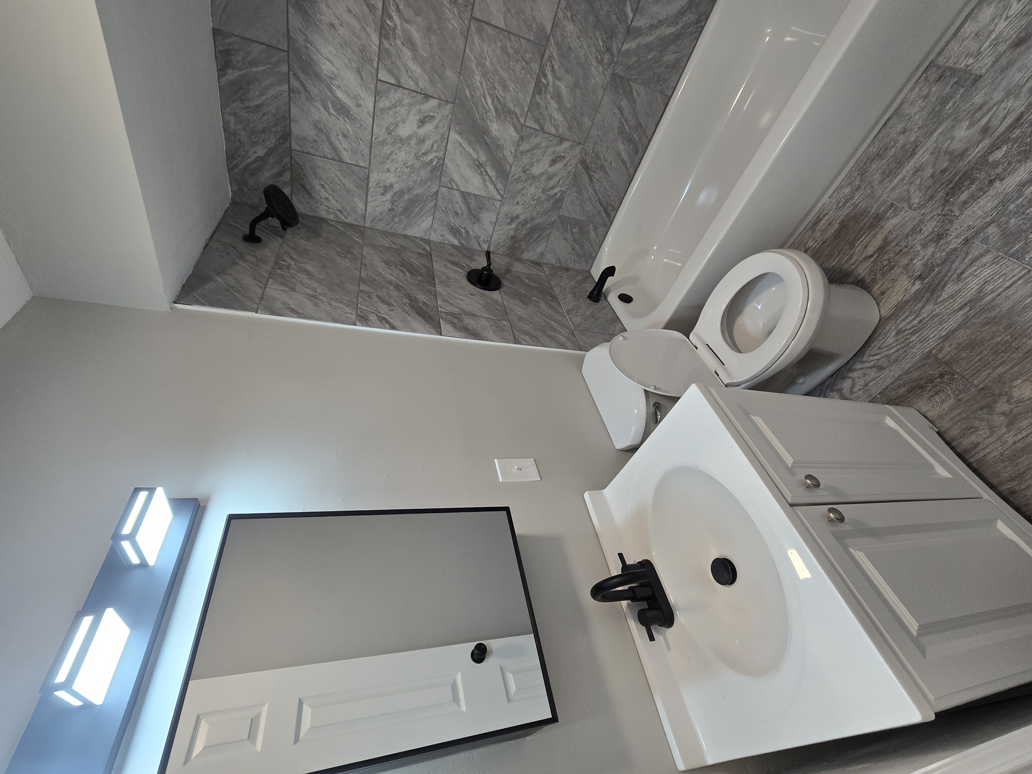Beacon Falls, Connecticut, 06403, United States, 5 Bedrooms Bedrooms, ,2 BathroomsBathrooms,Residential,For Sale,2045464