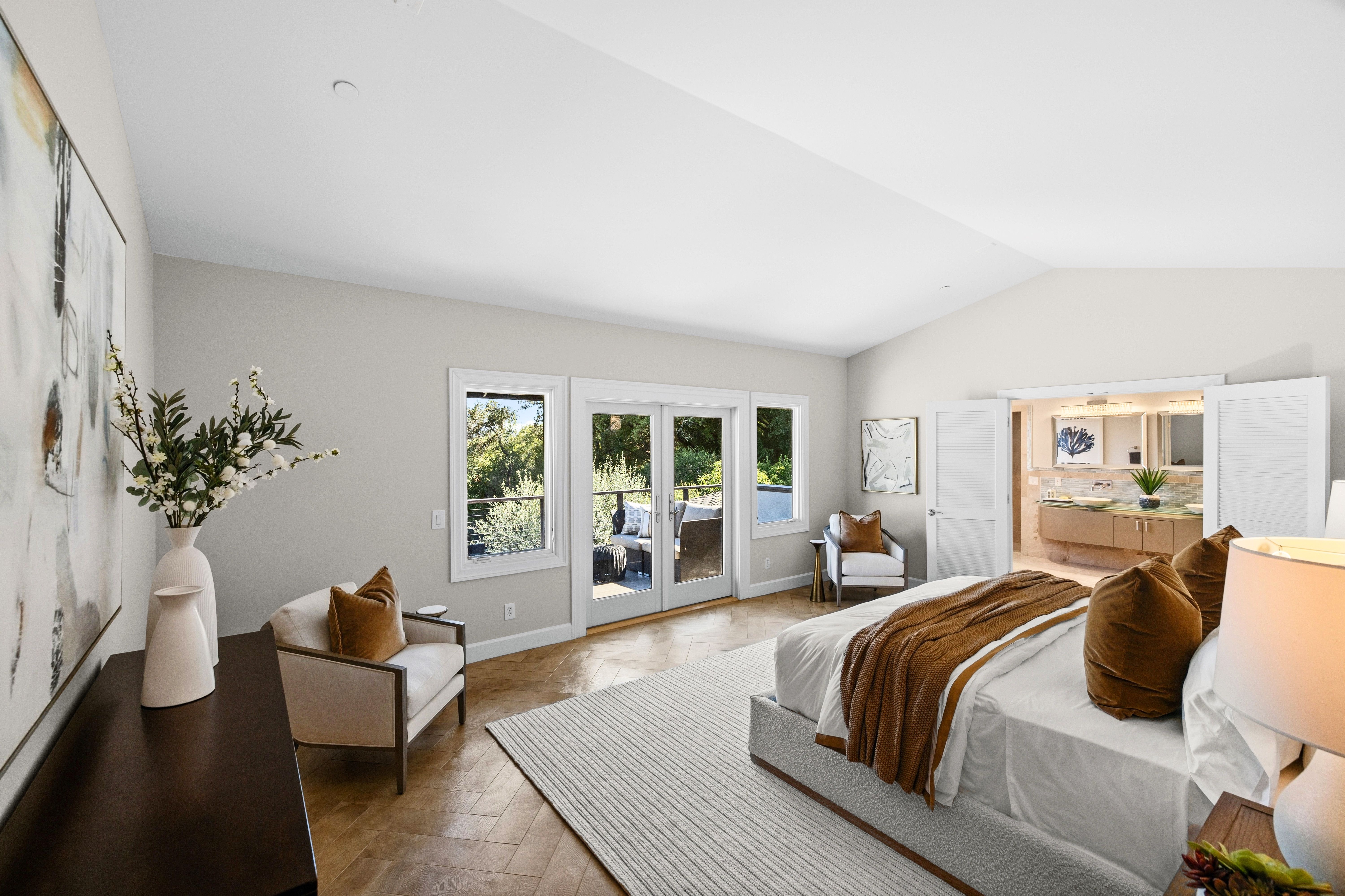  Resort Living in Sorich Park — Gated Mediterranean Estate With Pool and Views - 物件實景