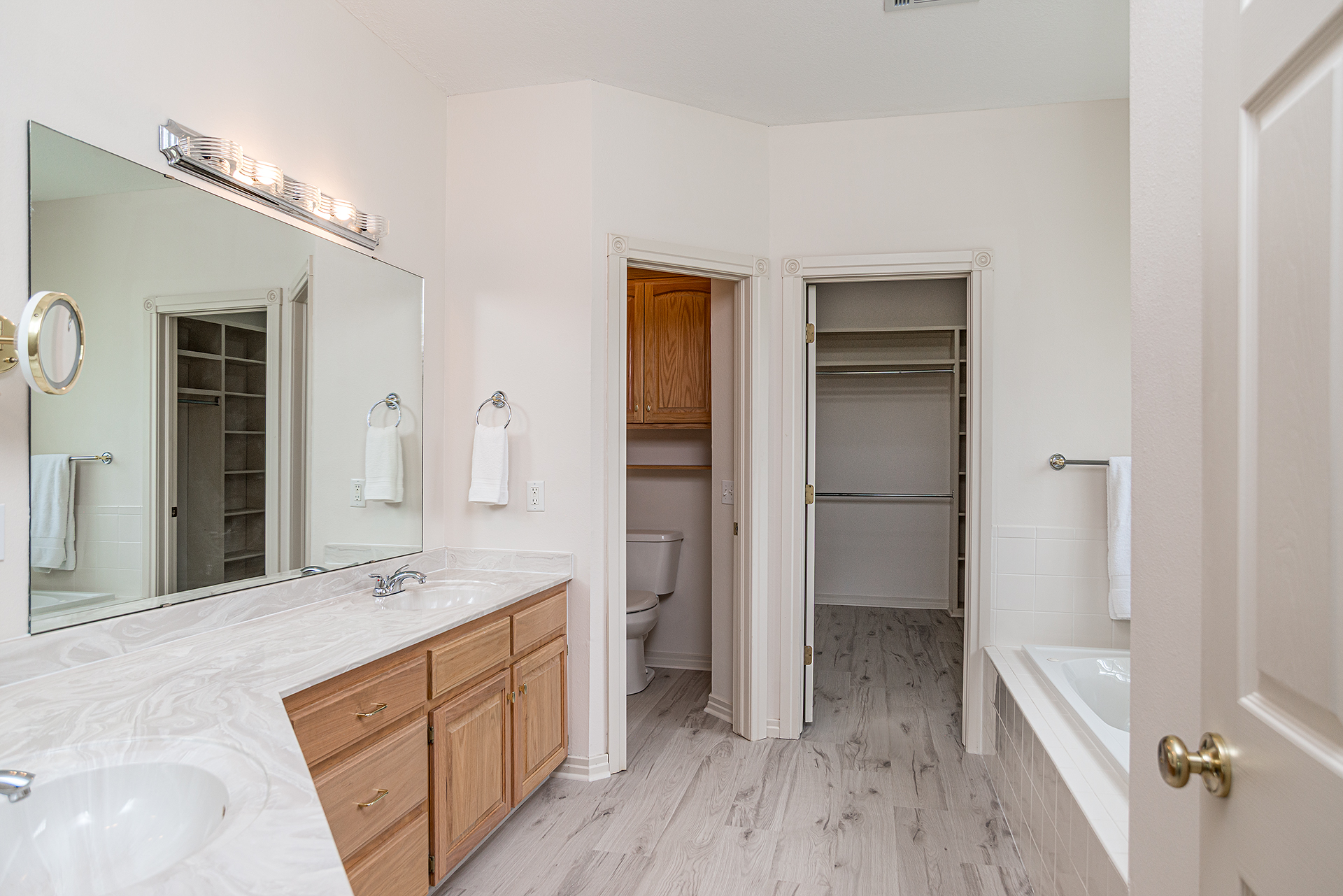 Stillwater, Oklahoma, 74074, United States, 4 Bedrooms Bedrooms, ,Residential,For Sale,1981007