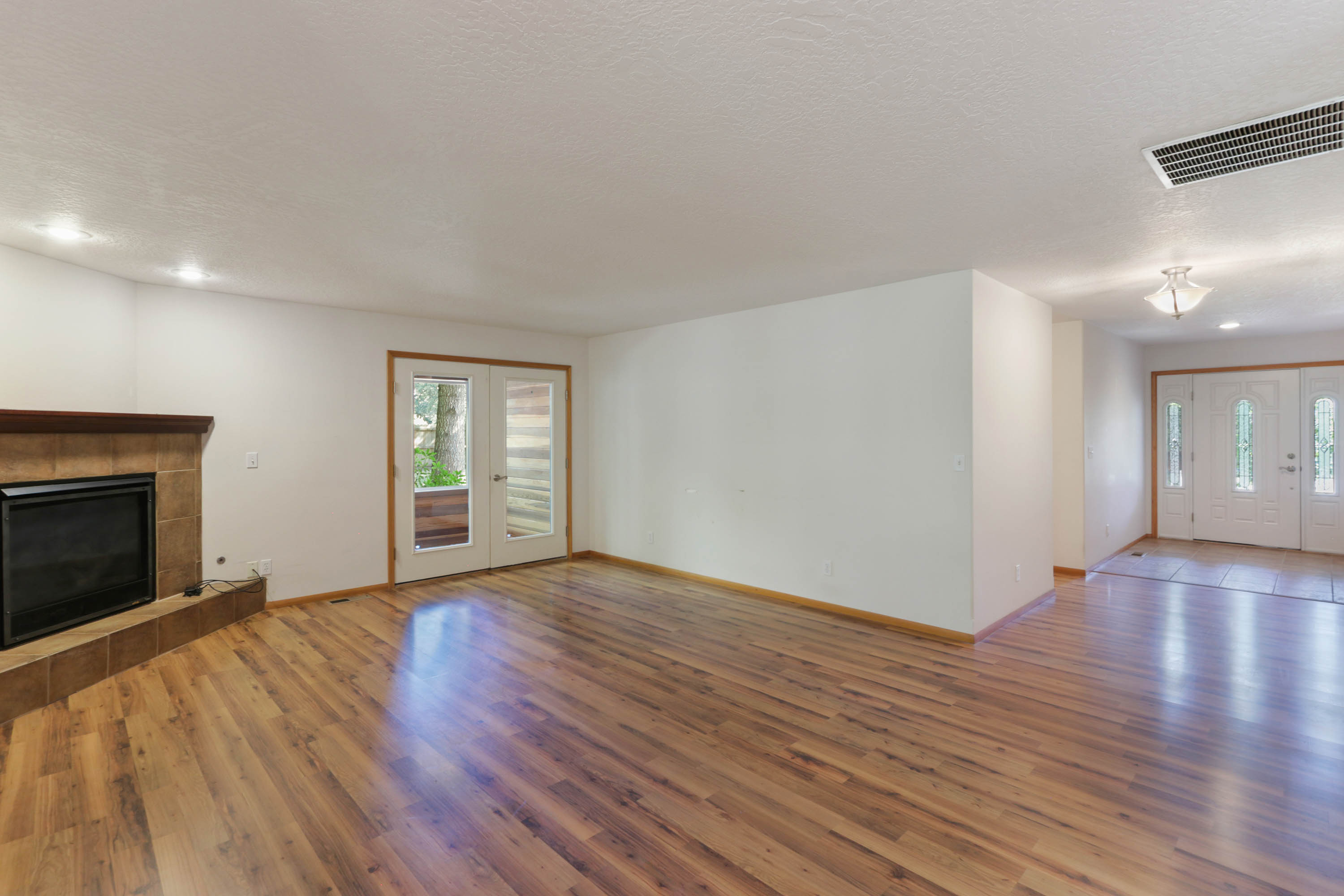 Sandpoint, Idaho, 83864, United States, 3 Bedrooms Bedrooms, ,2 BathroomsBathrooms,Residential,For Sale,1936853