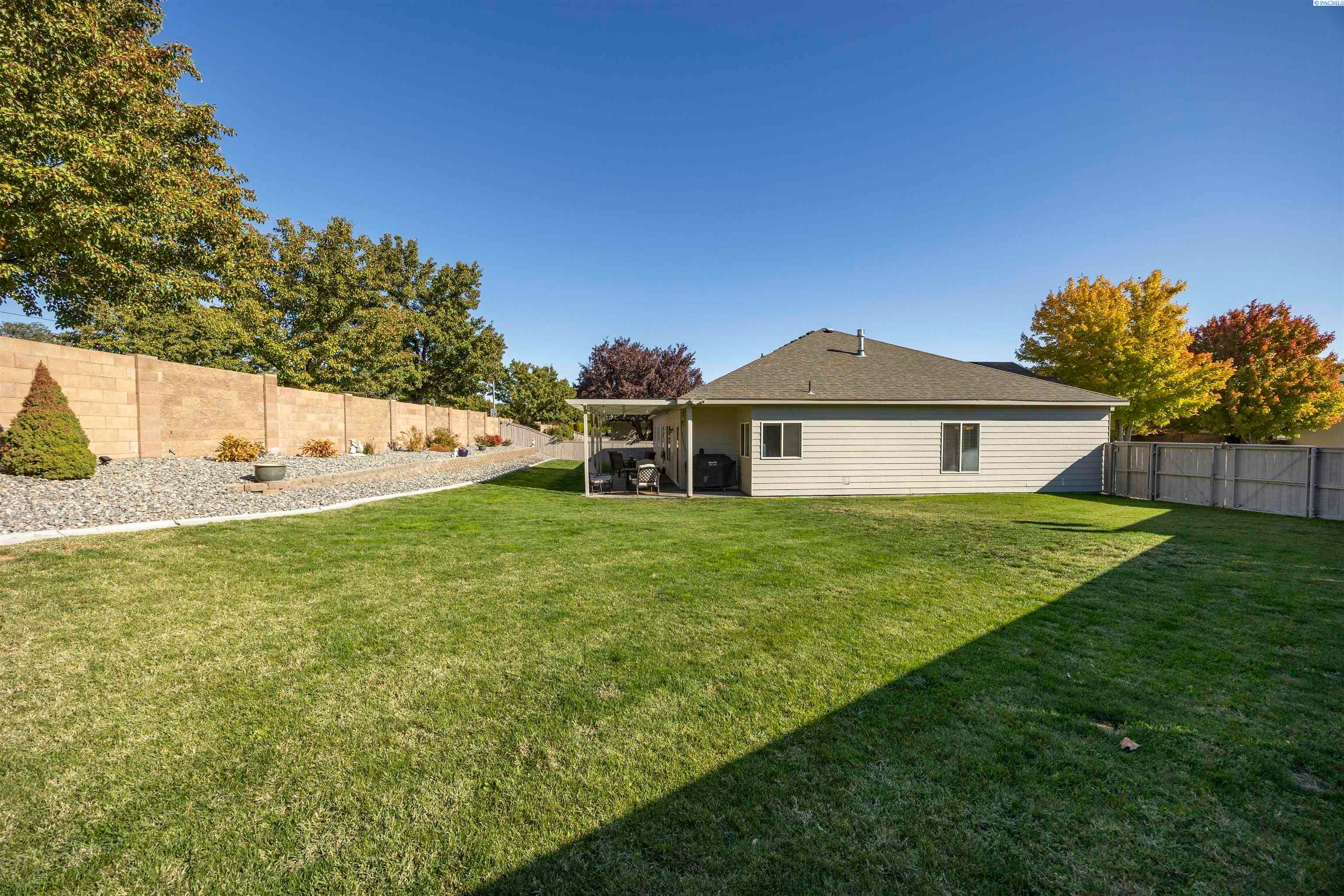 Kennewick, Washington, 99338, United States, 4 Bedrooms Bedrooms, ,2 BathroomsBathrooms,Residential,For Sale,1981833