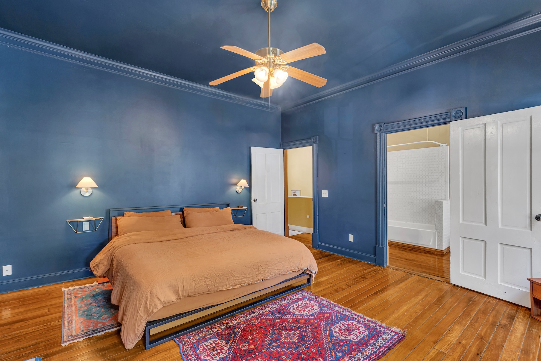  Historic Charm Meets Modern Peace of Mind in the Historic Victorian District - 物件實景