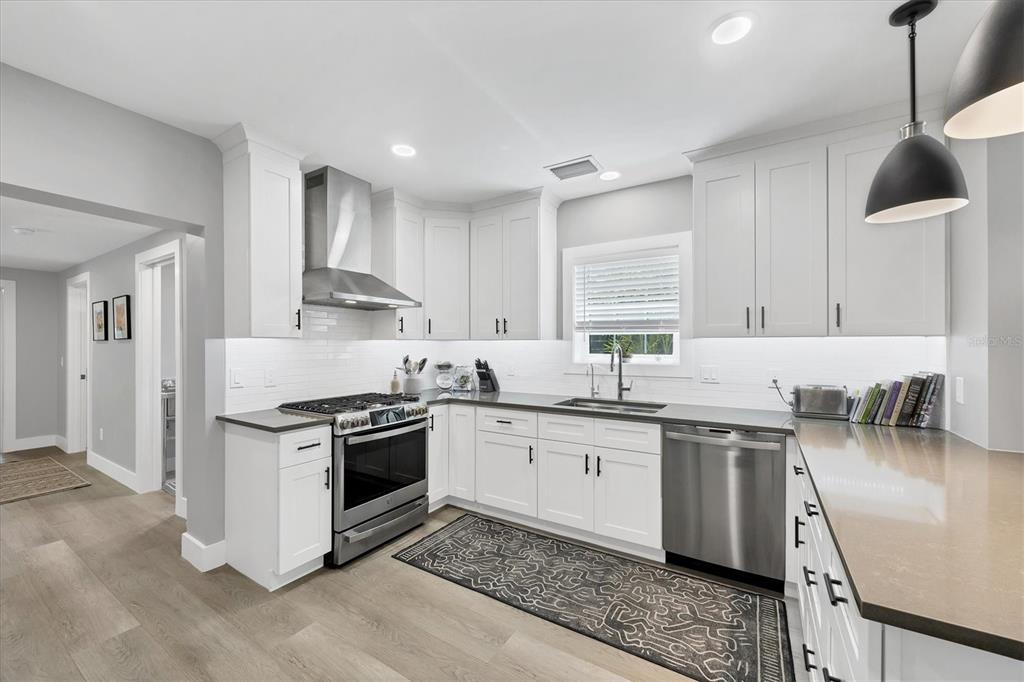 Sarasota, Florida, 34236, United States, 2 Bedrooms Bedrooms, ,2 BathroomsBathrooms,Residential,For Sale,1960747