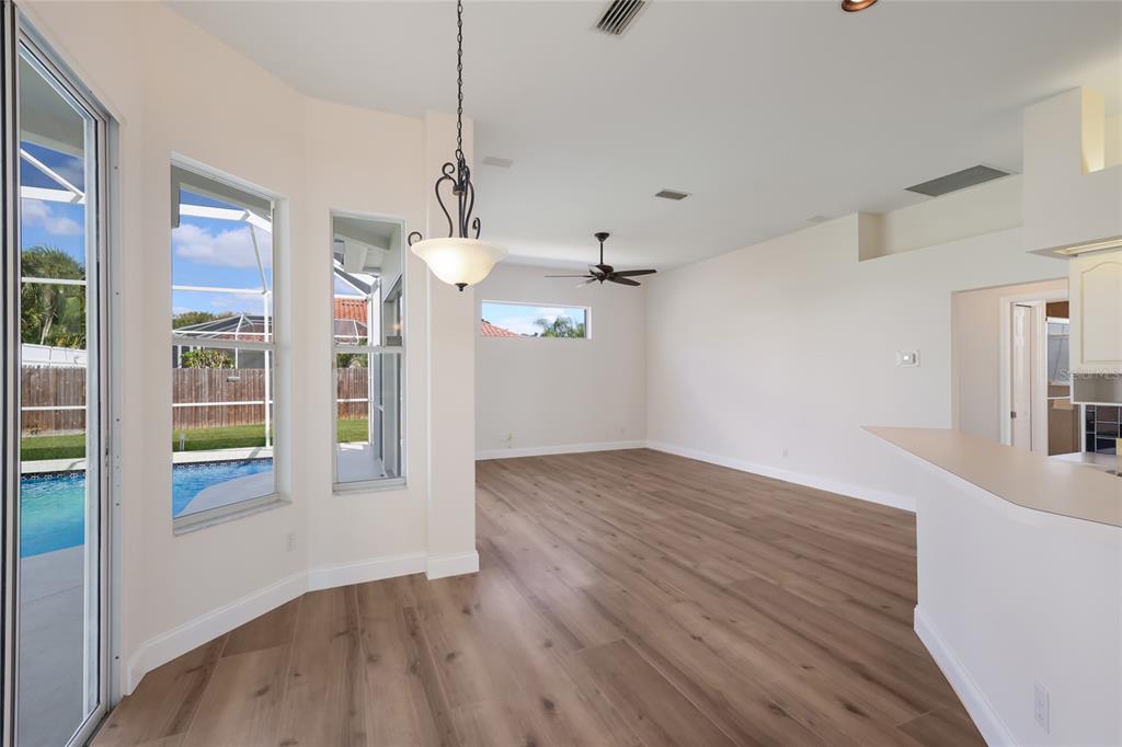 Sarasota, Florida, 34243, United States, 3 Bedrooms Bedrooms, ,2 BathroomsBathrooms,Residential,For Sale,1989326