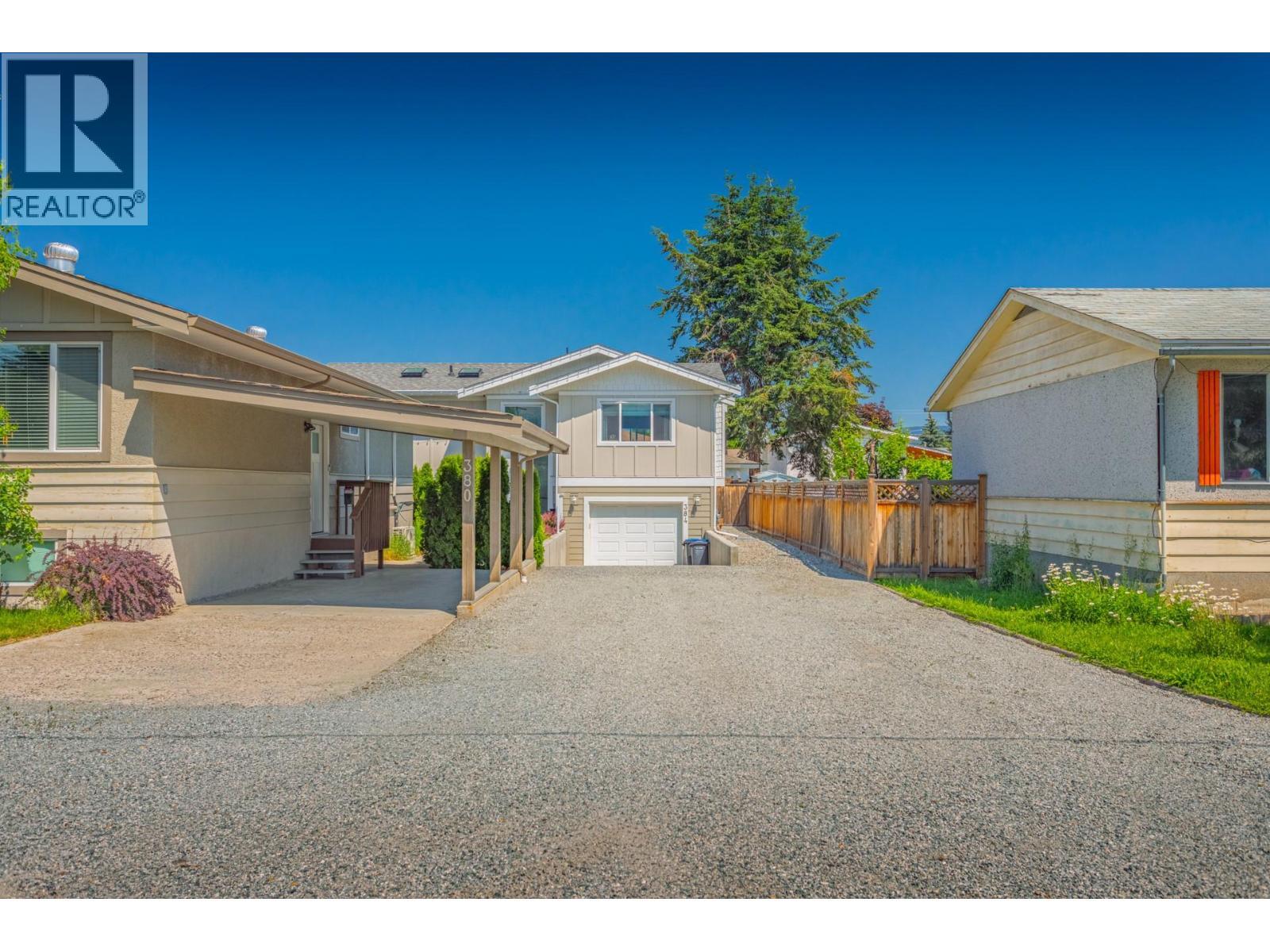 KELOWNA, British Columbia, V1X 2H2, CA, 3 Bedrooms Bedrooms, ,3 BathroomsBathrooms,Residential,For Sale,1948165