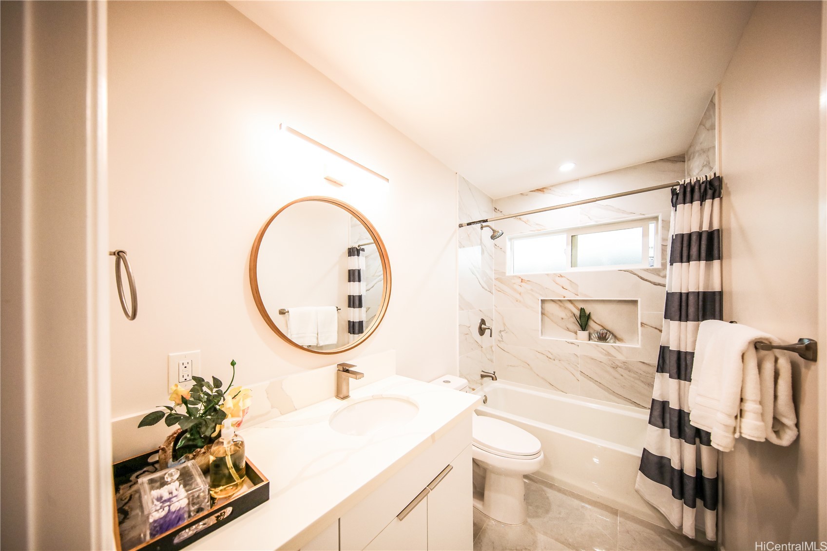 Kailua, Hawaii, 96734, United States, 7 Bedrooms Bedrooms, ,4 BathroomsBathrooms,Residential,For Sale,1846626