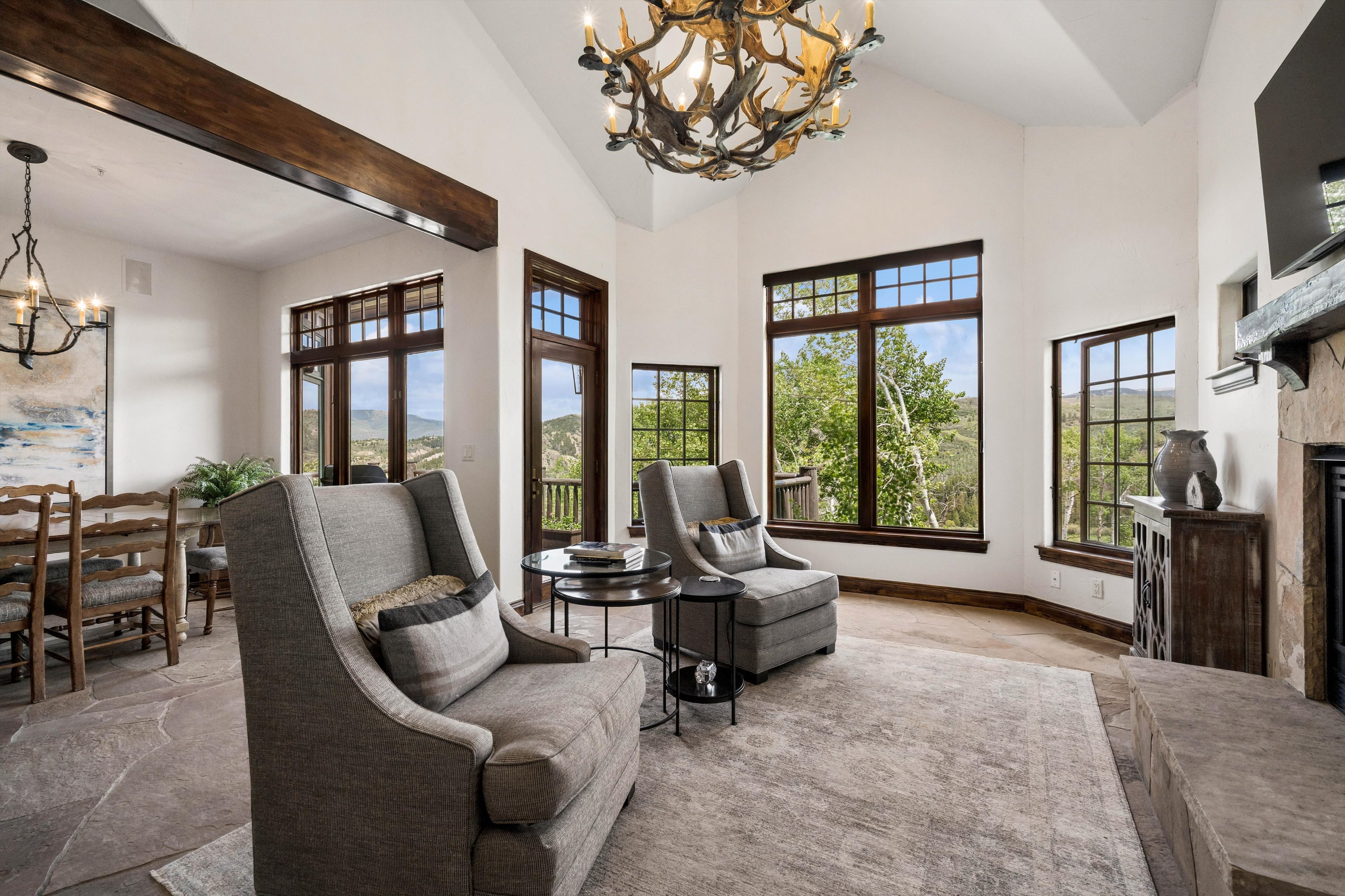  35 Stag Gulch Court Embraces Open Space Meadows With Golf Course Access - 物件實景