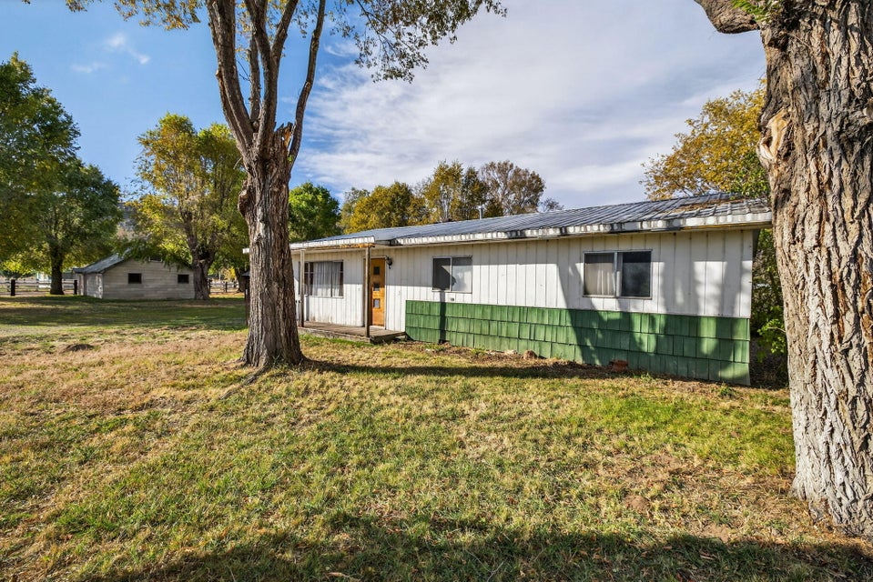 Prineville, Oregon, 97754, United States, 3 Bedrooms Bedrooms, ,1 BathroomBathrooms,Residential,For Sale,1971194