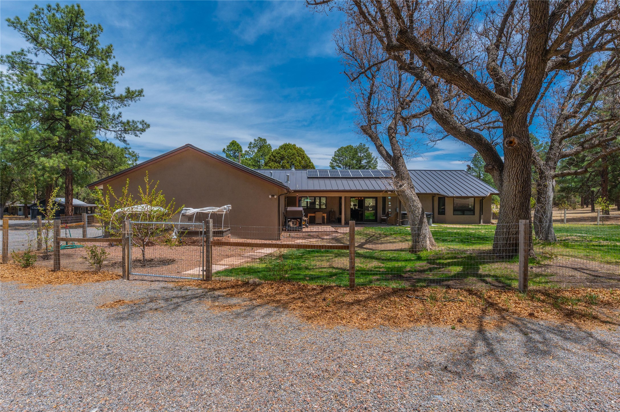  101 and 200 Meadow Lane - Sky Fire Ranch - 物件實景