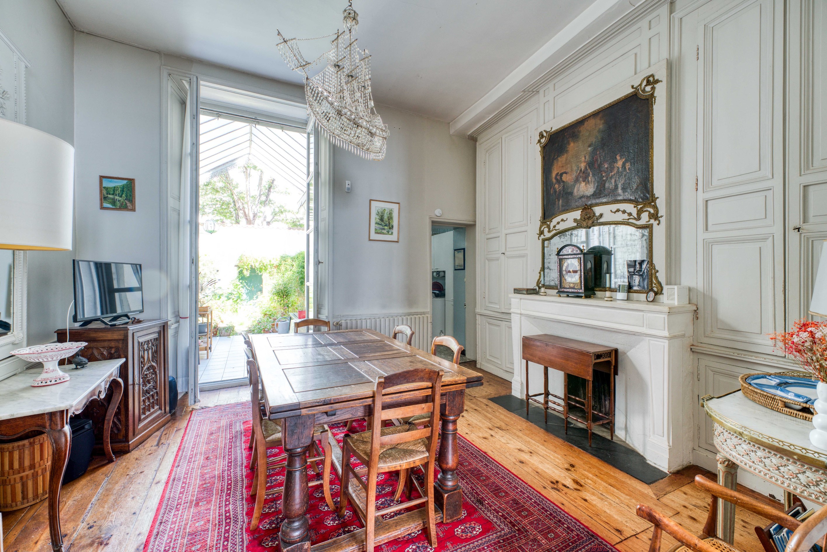  A 19th-Century Residence with a Garden in the Heart of La Rochelle - 物件實景