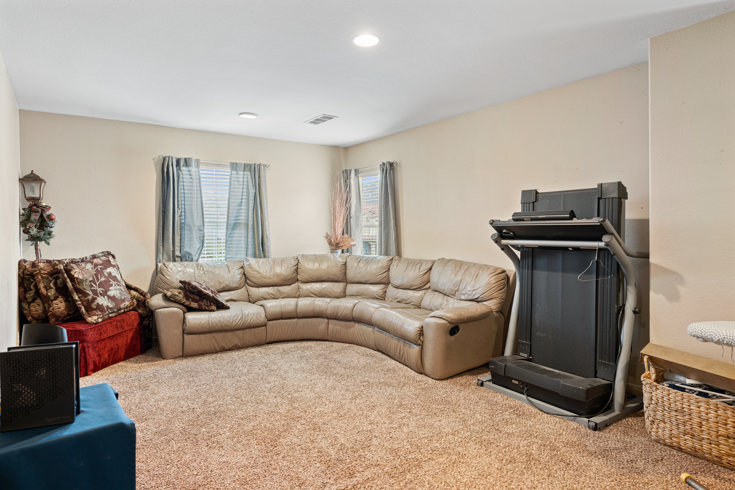 Moreno Valley, California, 92551, United States, 4 Bedrooms Bedrooms, ,3 BathroomsBathrooms,Residential,For Sale,1920483