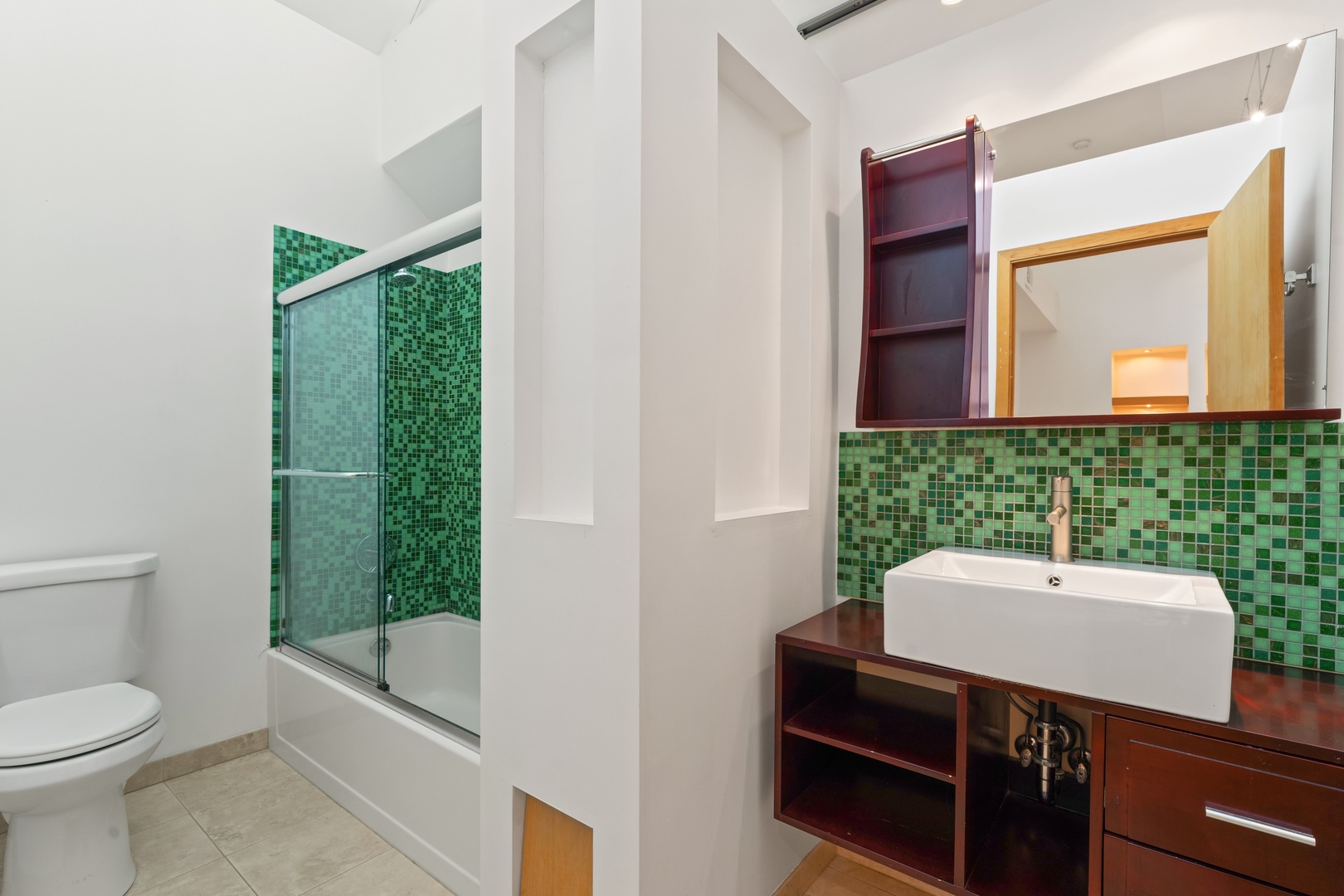 Northbrook, Illinois, 60062, United States, 5 Bedrooms Bedrooms, ,5 BathroomsBathrooms,Residential,For Sale,1987752