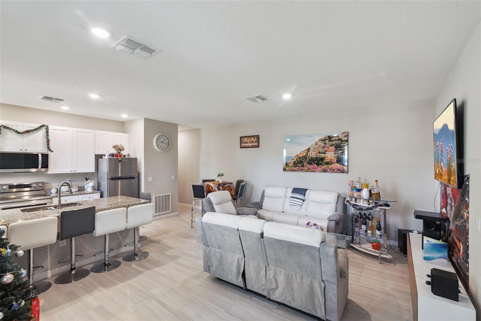 EUSTIS, Florida, 32726, United States, 6 Bedrooms Bedrooms, ,Residential,For Sale,2005455