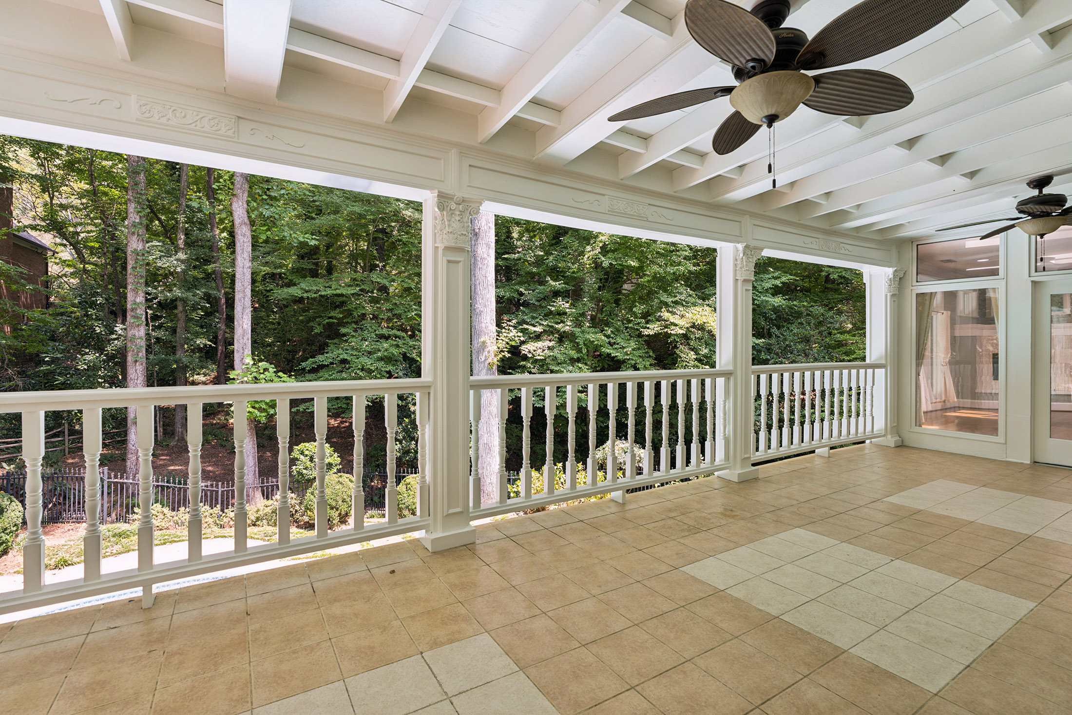  Beautiful Sandy Springs Home Offers Exceptional Space and Flexible Living - 物件實景
