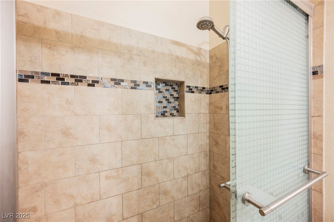 Henderson, Nevada, 89015, United States, 5 Bedrooms Bedrooms, ,2 BathroomsBathrooms,Residential,For Sale,1976773