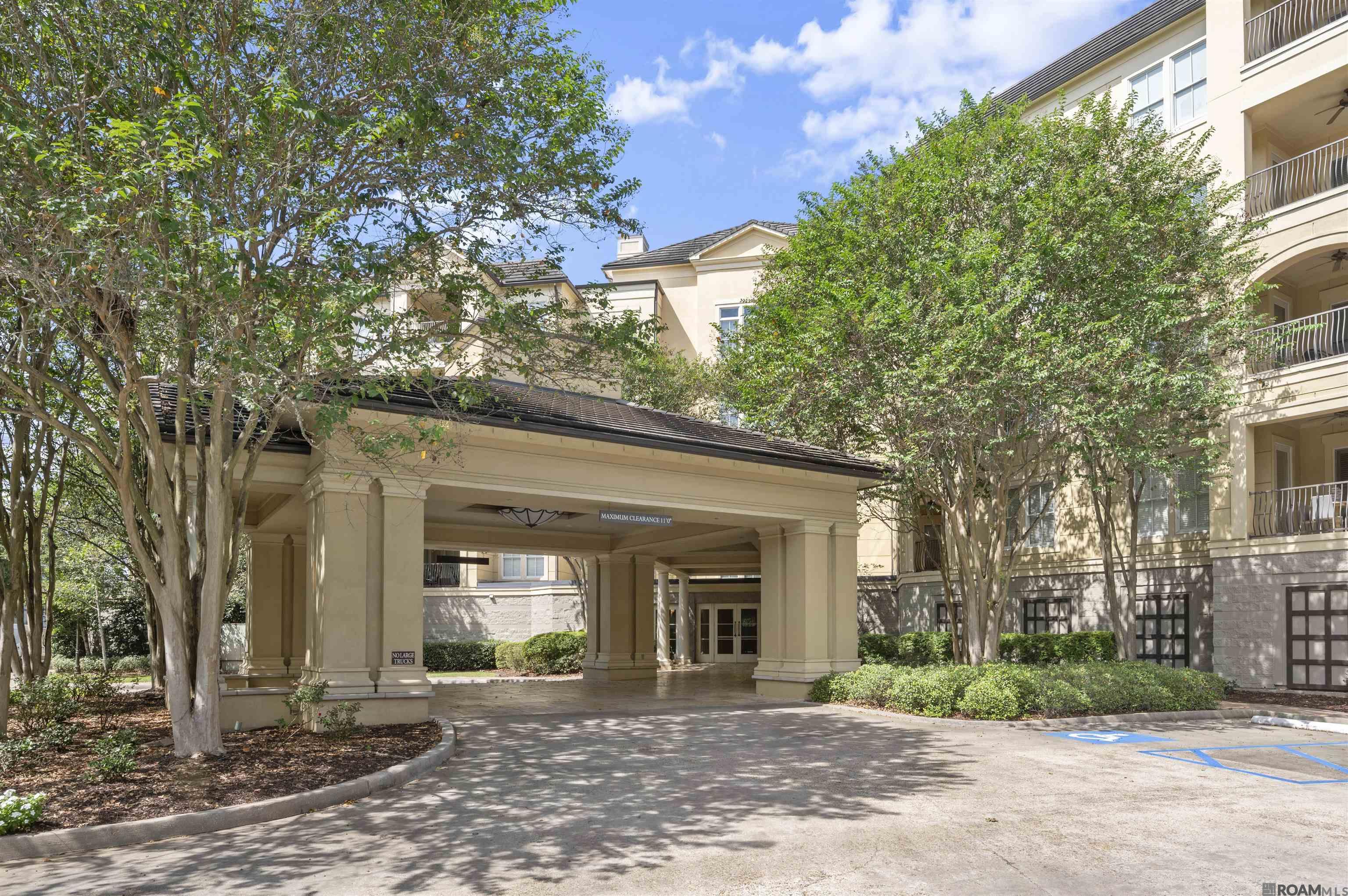 Baton Rouge, Louisiana, 70808, United States, 3 Bedrooms Bedrooms, ,2 BathroomsBathrooms,Residential,For Sale,1980847