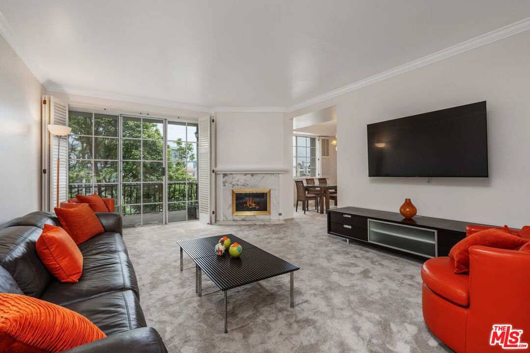 Los Angeles, California, 90024, United States, 2 Bedrooms Bedrooms, ,2 BathroomsBathrooms,Residential,For Sale,1876383