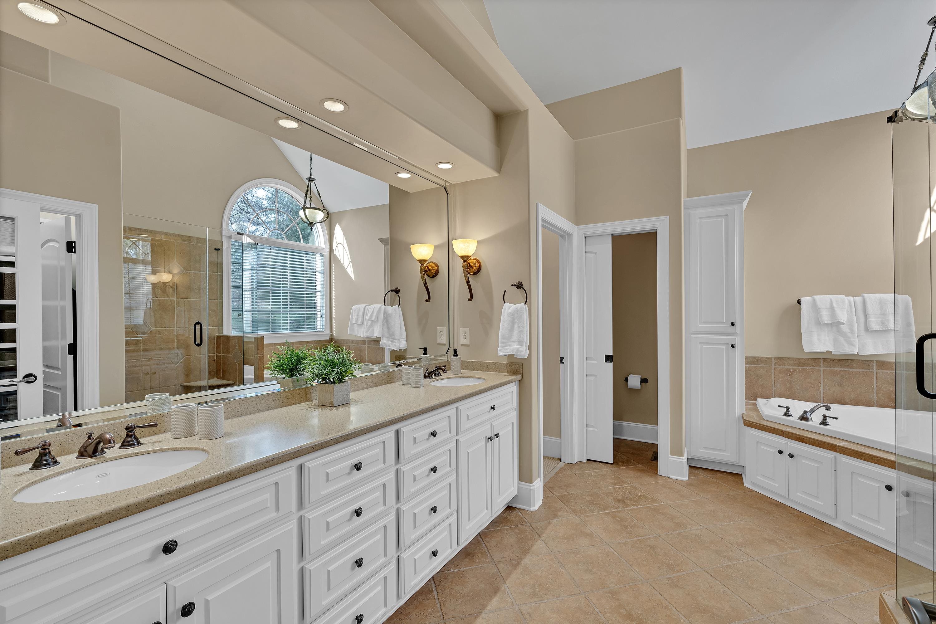 Spartanburg, South Carolina, 29306, United States, 4 Bedrooms Bedrooms, ,4 BathroomsBathrooms,Residential,For Sale,1818931