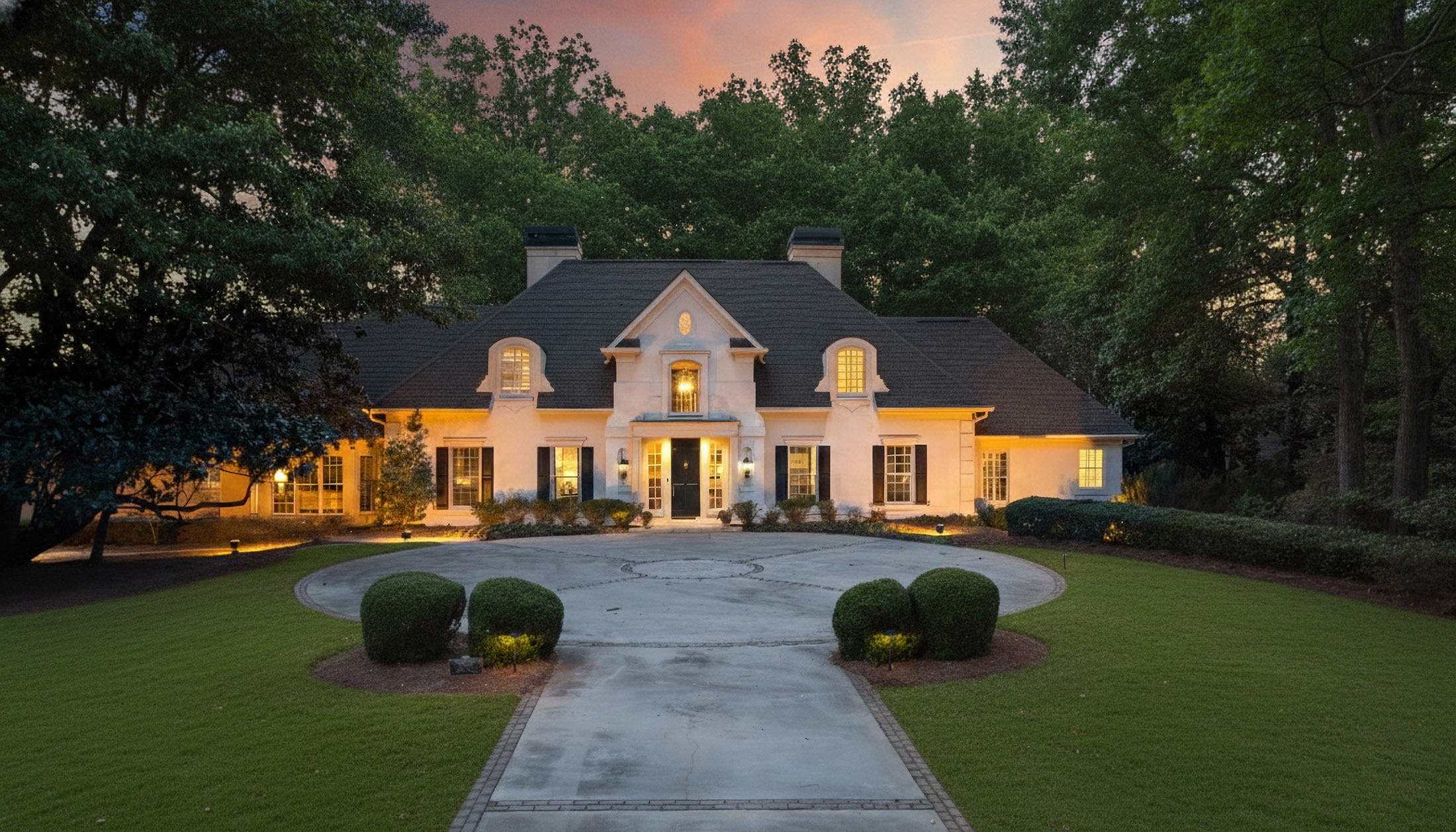  Elegant Traditional Home in Buckhead