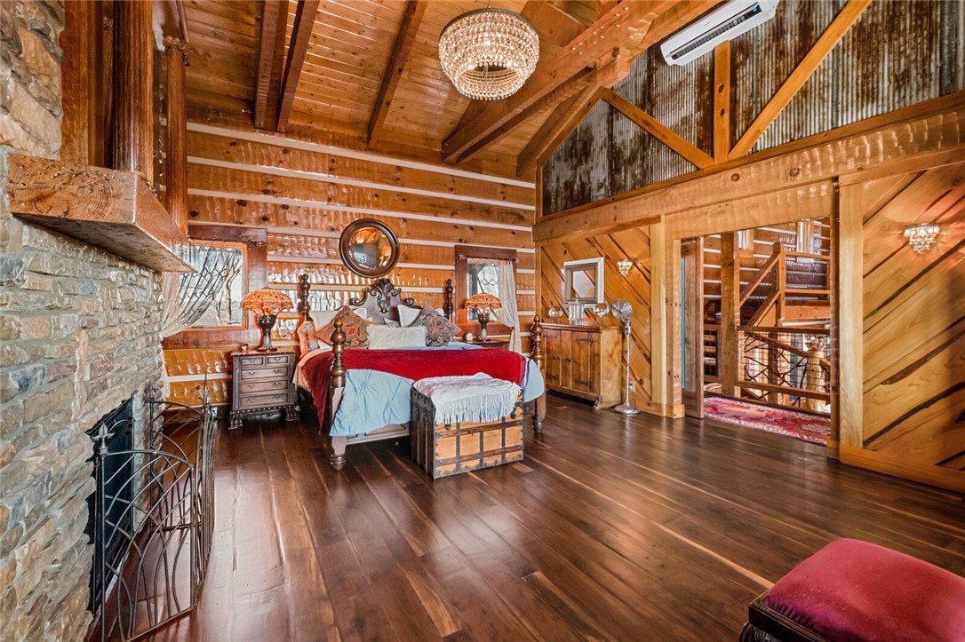 Eureka Springs, Arkansas, 72631, United States, 7 Bedrooms Bedrooms, ,7 BathroomsBathrooms,Residential,For Sale,1837510