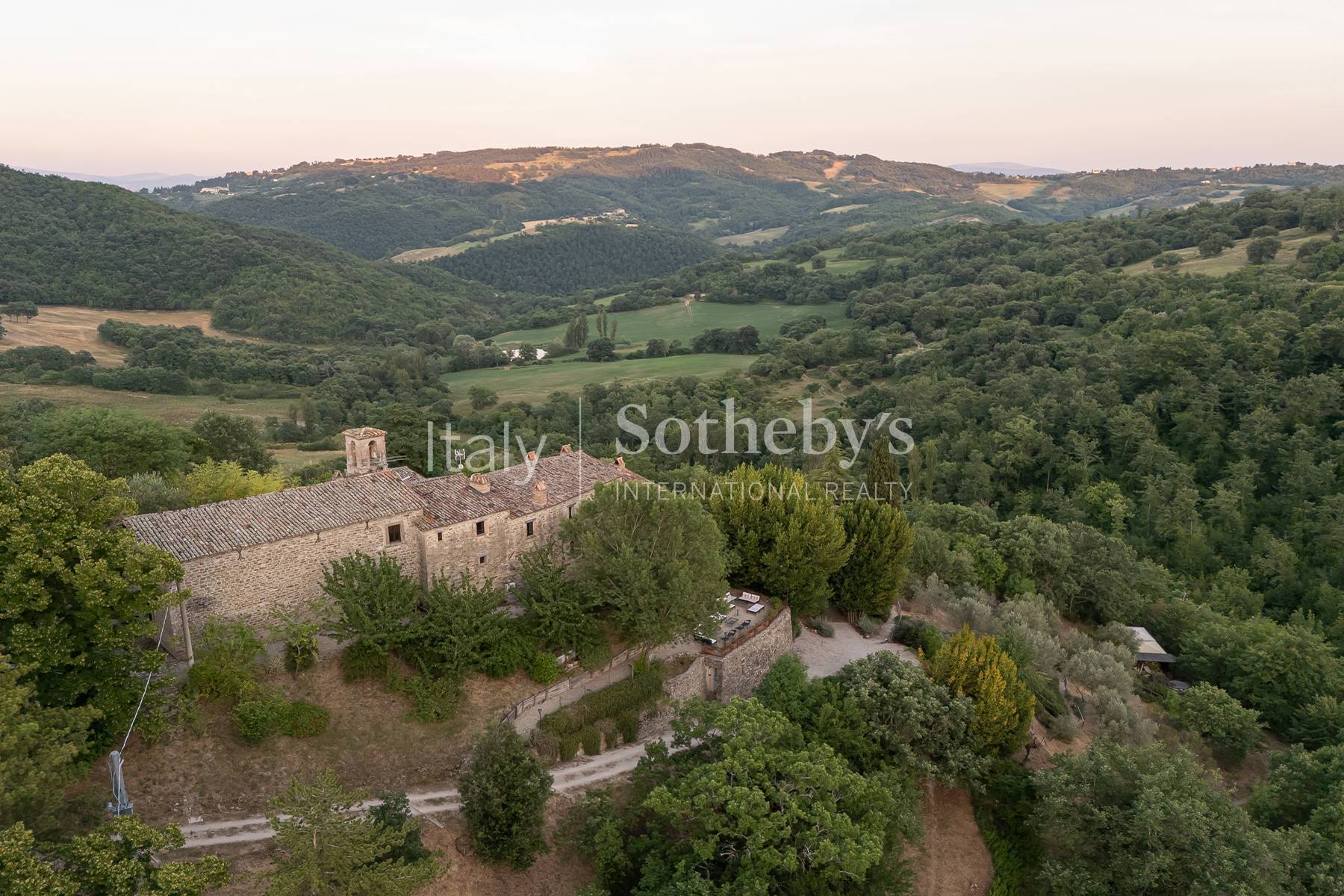 The Luxury of Silence, A Magnificently Restored Medieval Hamlet in Umbria - 物件實景