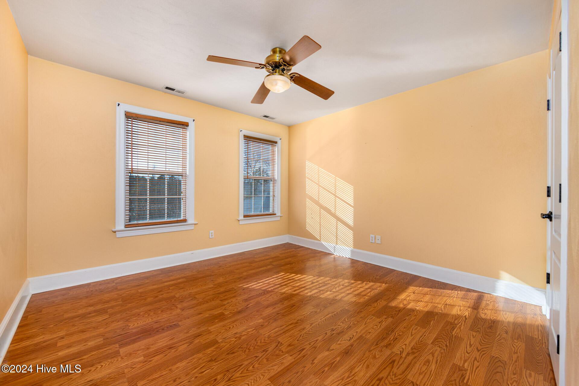 Currituck, North Carolina, 27929, United States, 4 Bedrooms Bedrooms, ,4 BathroomsBathrooms,Residential,For Sale,1849903