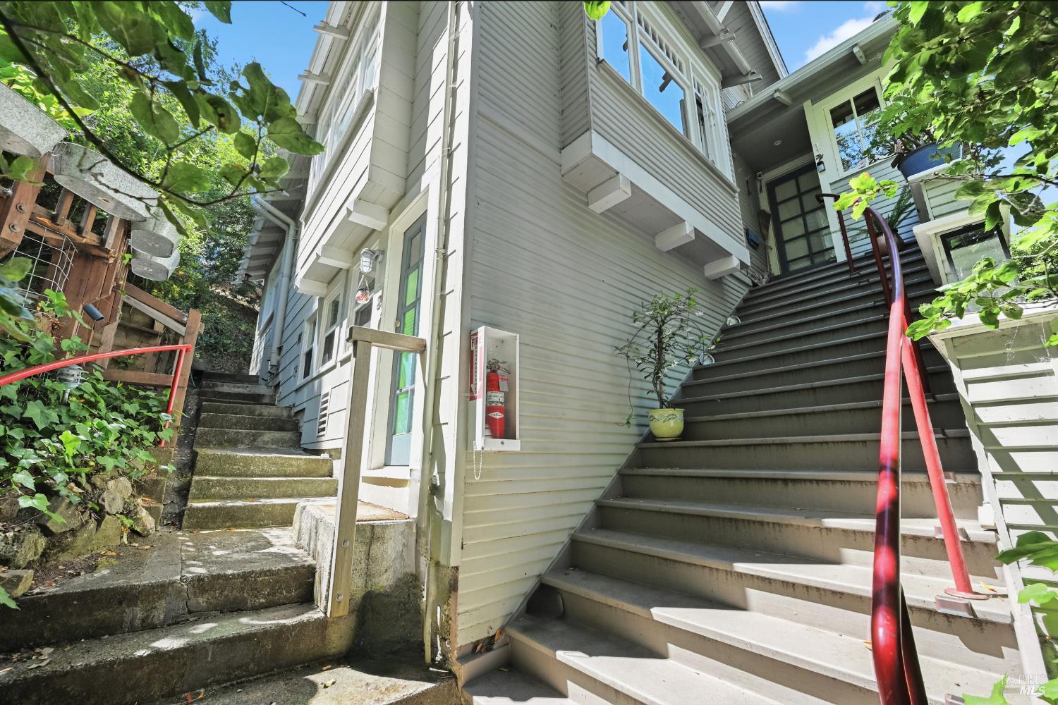 Mill Valley, California, 94941, United States, ,Residential,For Sale,1974805