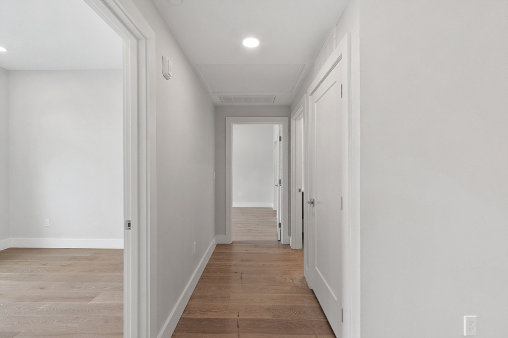 Somerville, Massachusetts, 02143, United States, 2 Bedrooms Bedrooms, ,2 BathroomsBathrooms,Residential,For Sale,1938695