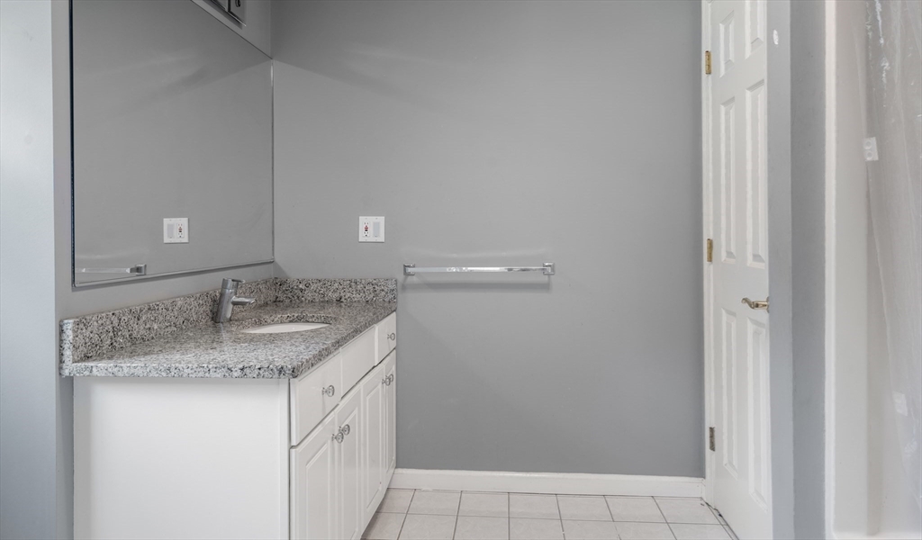 Hopkinton, Massachusetts, 01748, United States, 2 Bedrooms Bedrooms, ,3 BathroomsBathrooms,Residential,For Sale,1875527