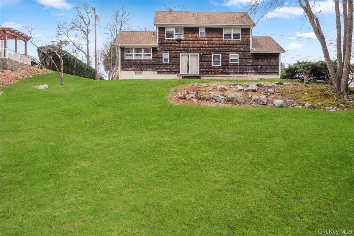 Mahopac, New York, 10541, United States, 4 Bedrooms Bedrooms, ,2 BathroomsBathrooms,Residential,For Sale,2001665