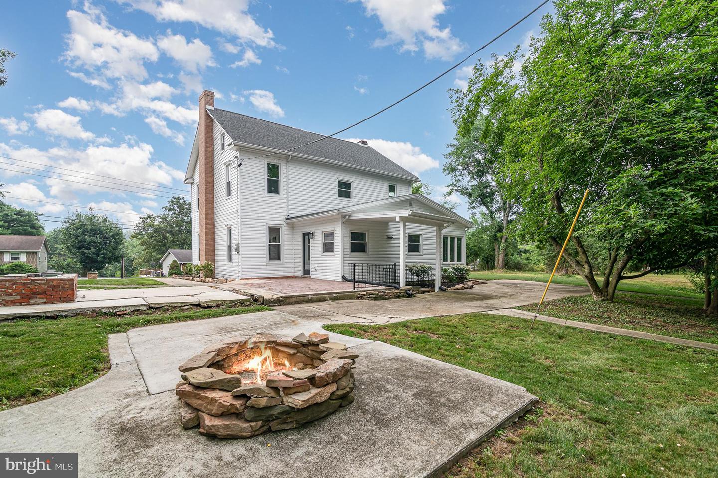 Harrisburg, Pennsylvania, 17112, United States, 5 Bedrooms Bedrooms, ,3 BathroomsBathrooms,Residential,For Sale,1890402