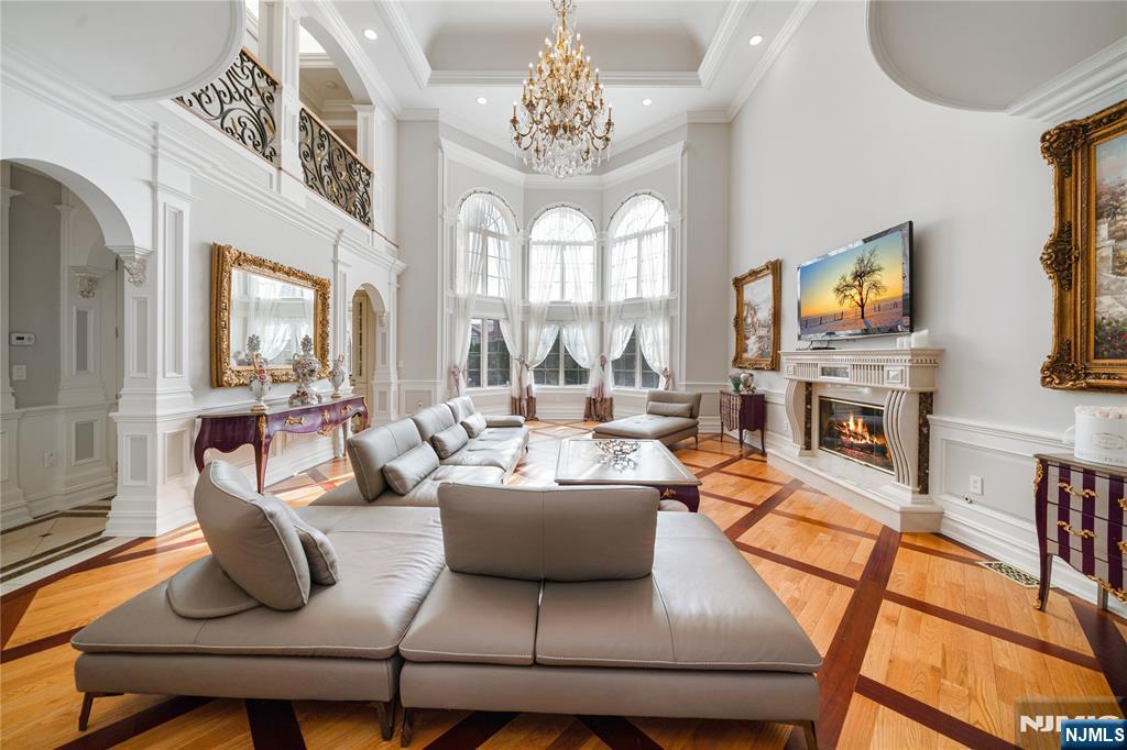 Fort Lee, New Jersey, 07024, United States, 6 Bedrooms Bedrooms, ,7 BathroomsBathrooms,Residential,For Sale,1891733