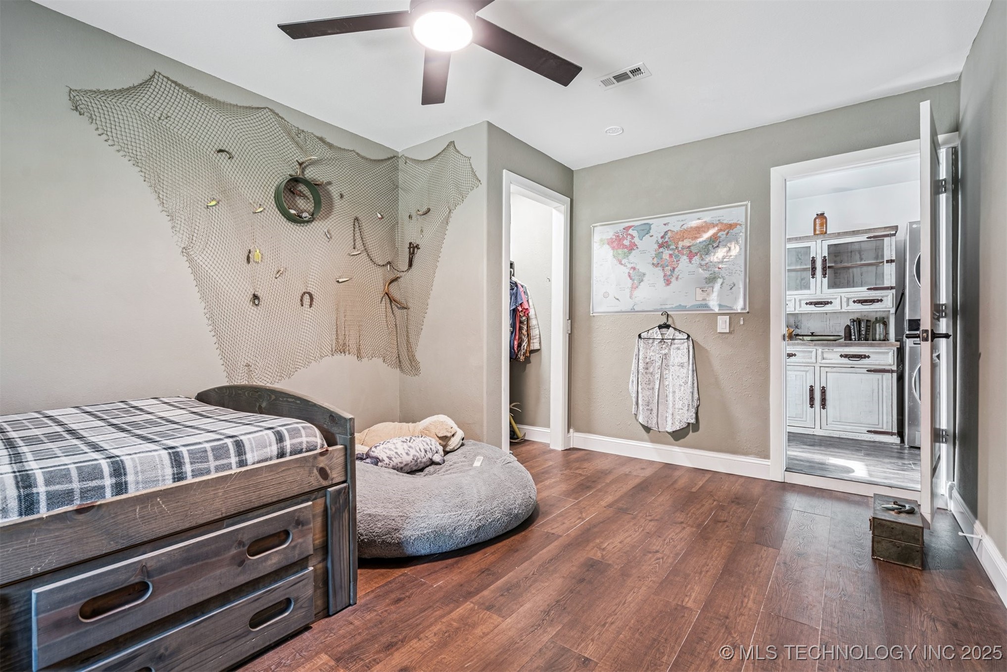 Stigler, Oklahoma, 74462, United States, 5 Bedrooms Bedrooms, ,3 BathroomsBathrooms,Residential,For Sale,2001664