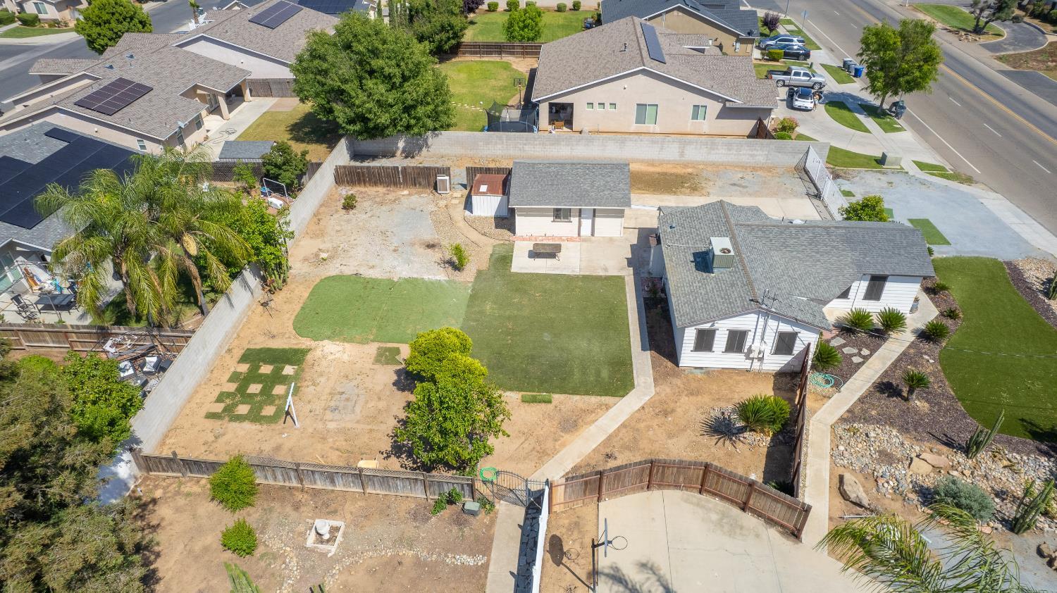 Fresno, California, 93722, United States, 3 Bedrooms Bedrooms, ,2 BathroomsBathrooms,Residential,For Sale,2039755