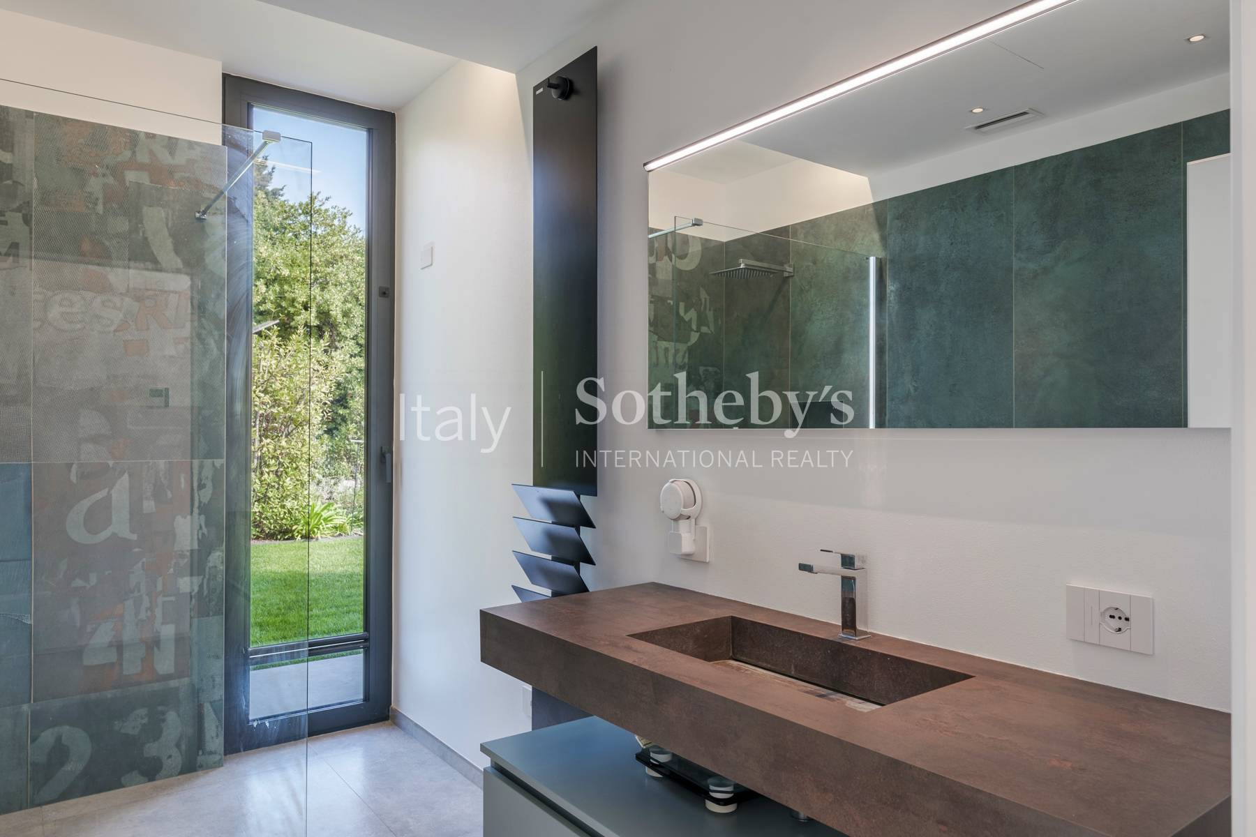  Exclusive modern villa with panoramic lake views - 物件實景