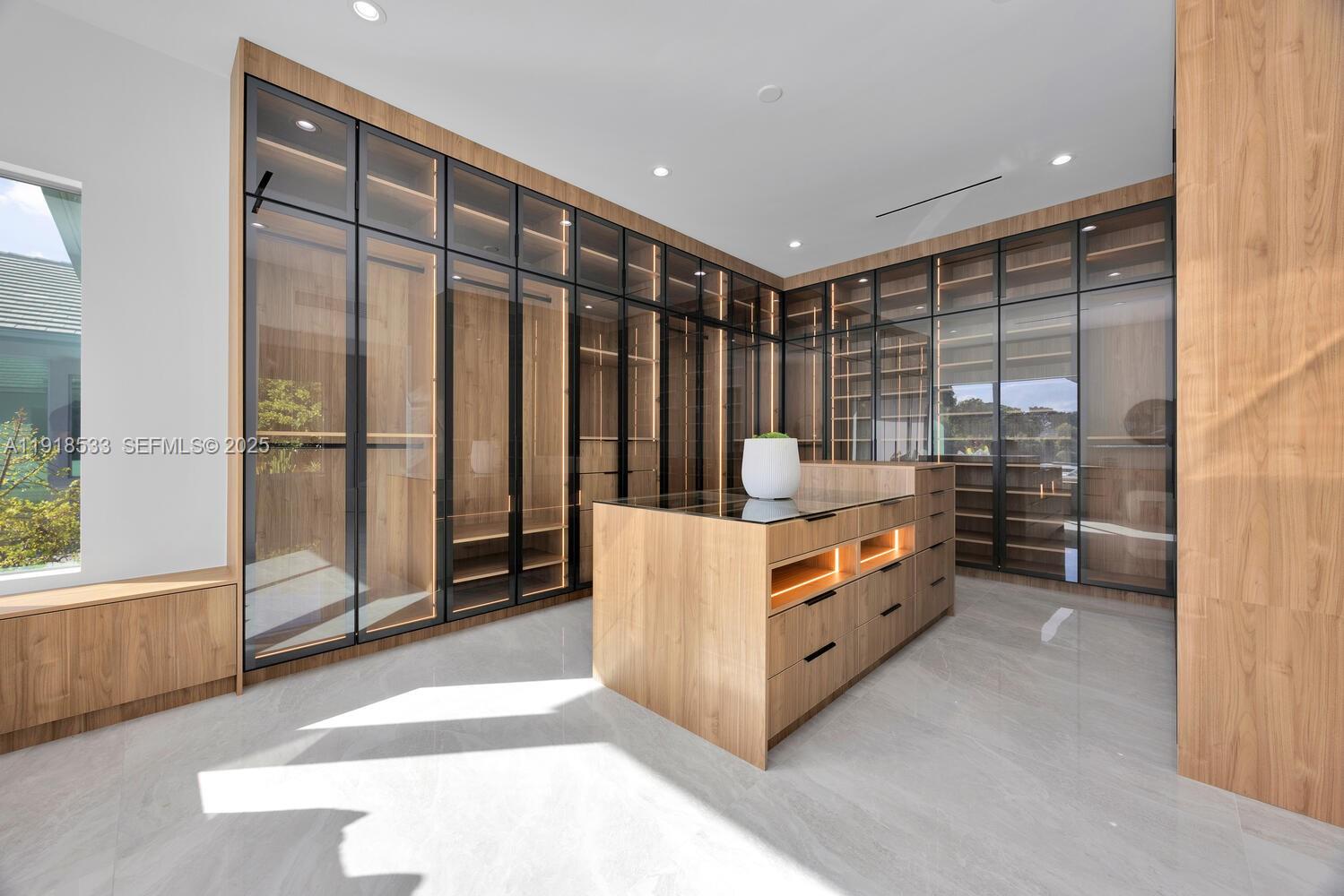 Miami, Florida, 33173, United States, 6 Bedrooms Bedrooms, ,7 BathroomsBathrooms,Residential,For Sale,2001798