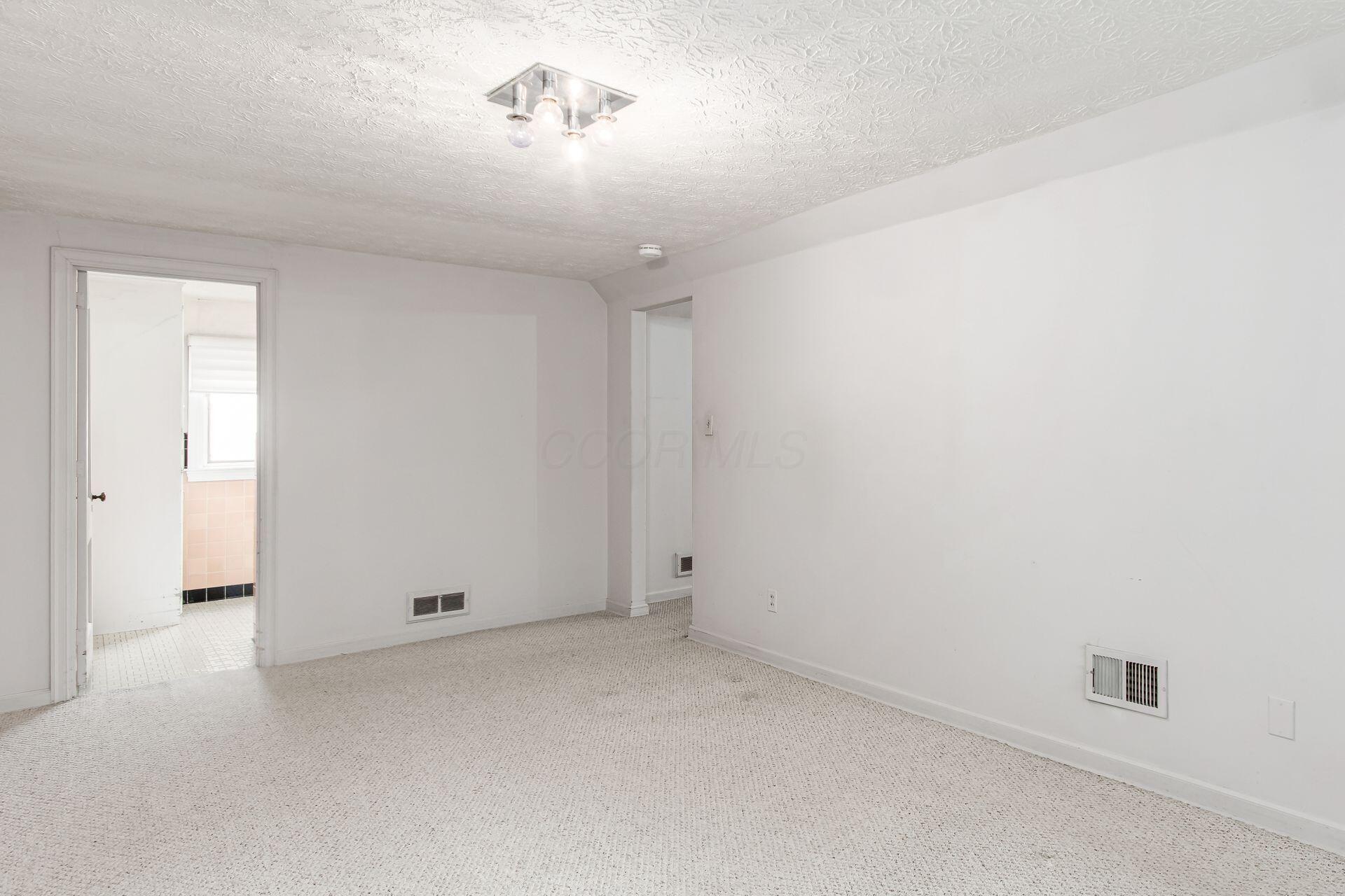 Bexley, Ohio, 43209, United States, 3 Bedrooms Bedrooms, ,2 BathroomsBathrooms,Residential,For Sale,1926362