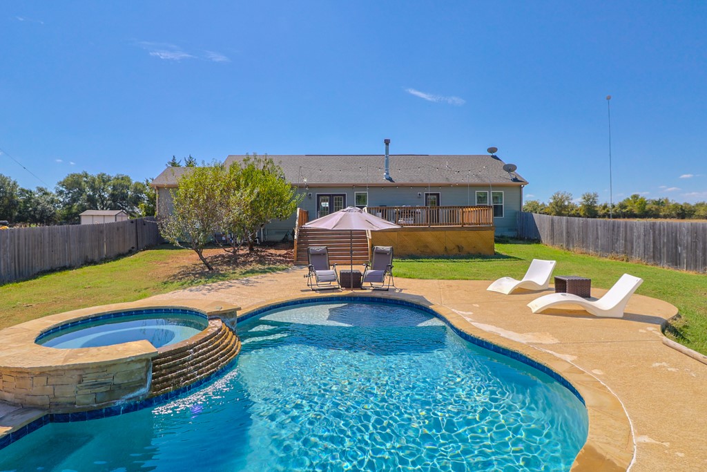 Lexington, Texas, 78947, United States, 4 Bedrooms Bedrooms, ,3 BathroomsBathrooms,Residential,For Sale,2002200