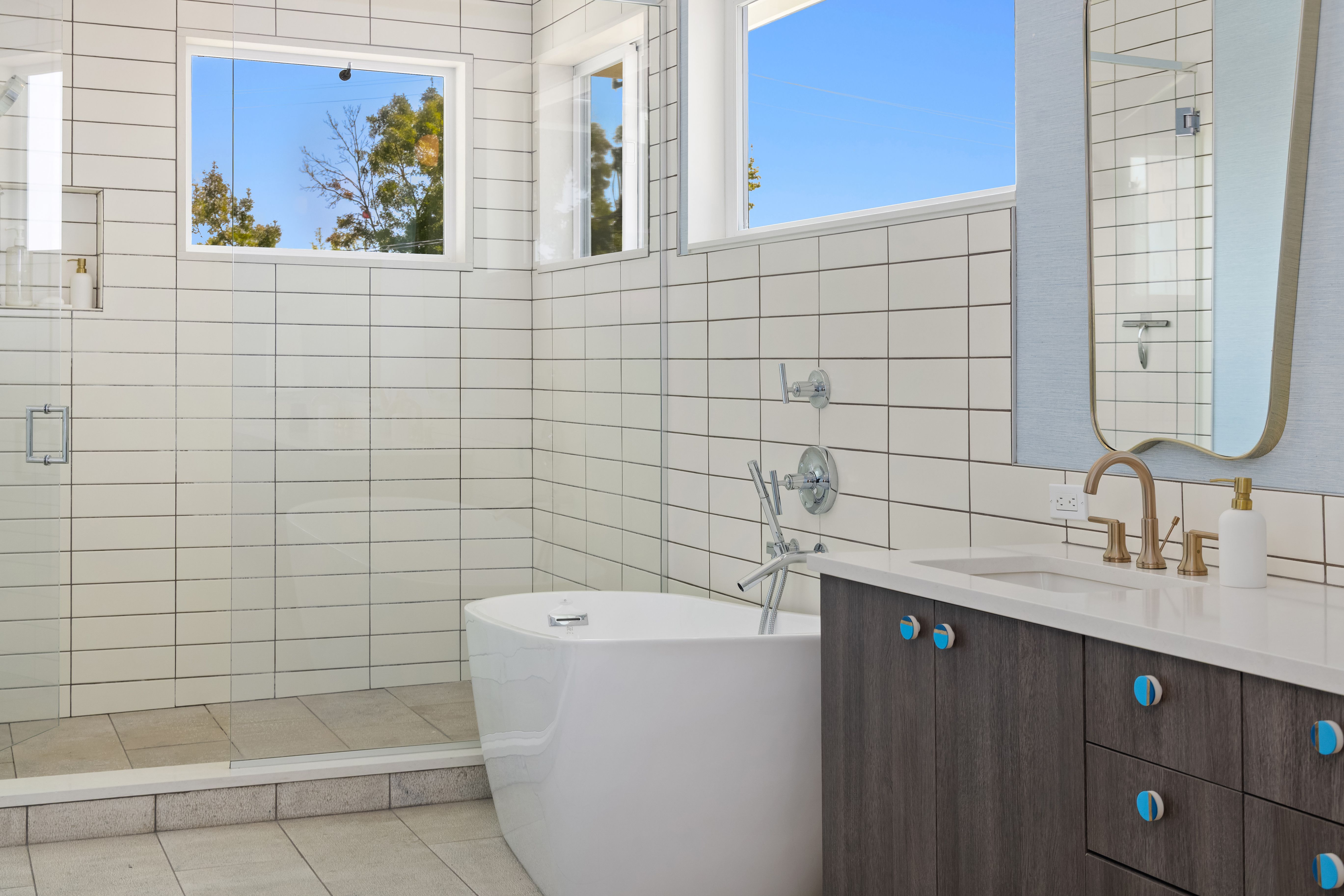  3215 39th Ave W, Seattle, WA 98199 - 物件實景