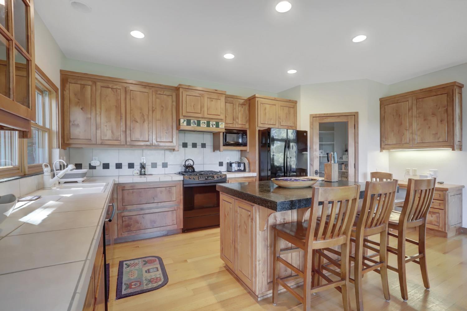Nevada City, California, 95959, United States, 3 Bedrooms Bedrooms, ,3 BathroomsBathrooms,Residential,For Sale,1937028