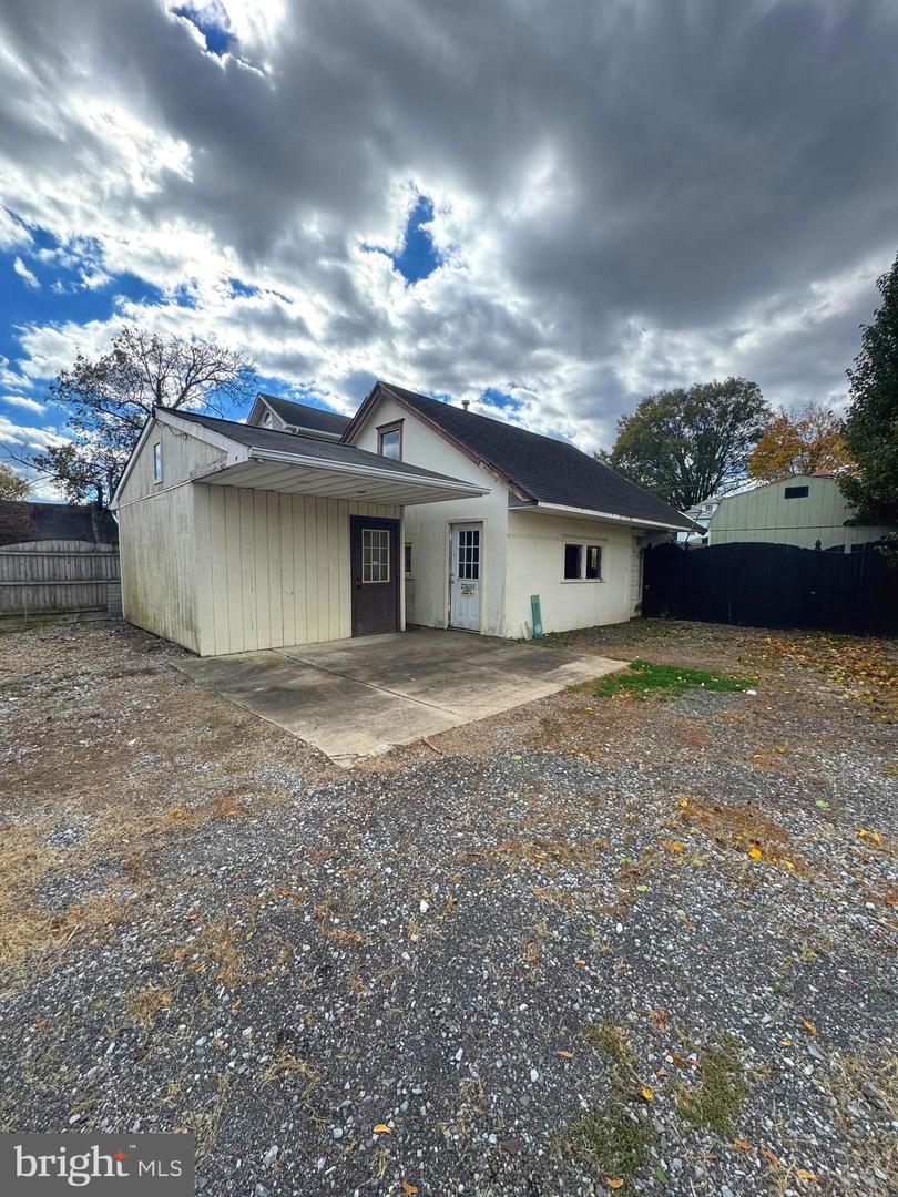 MAPLE SHADE, New Jersey, 08052, United States, 3 Bedrooms Bedrooms, ,3 BathroomsBathrooms,Residential,For Sale,1985694