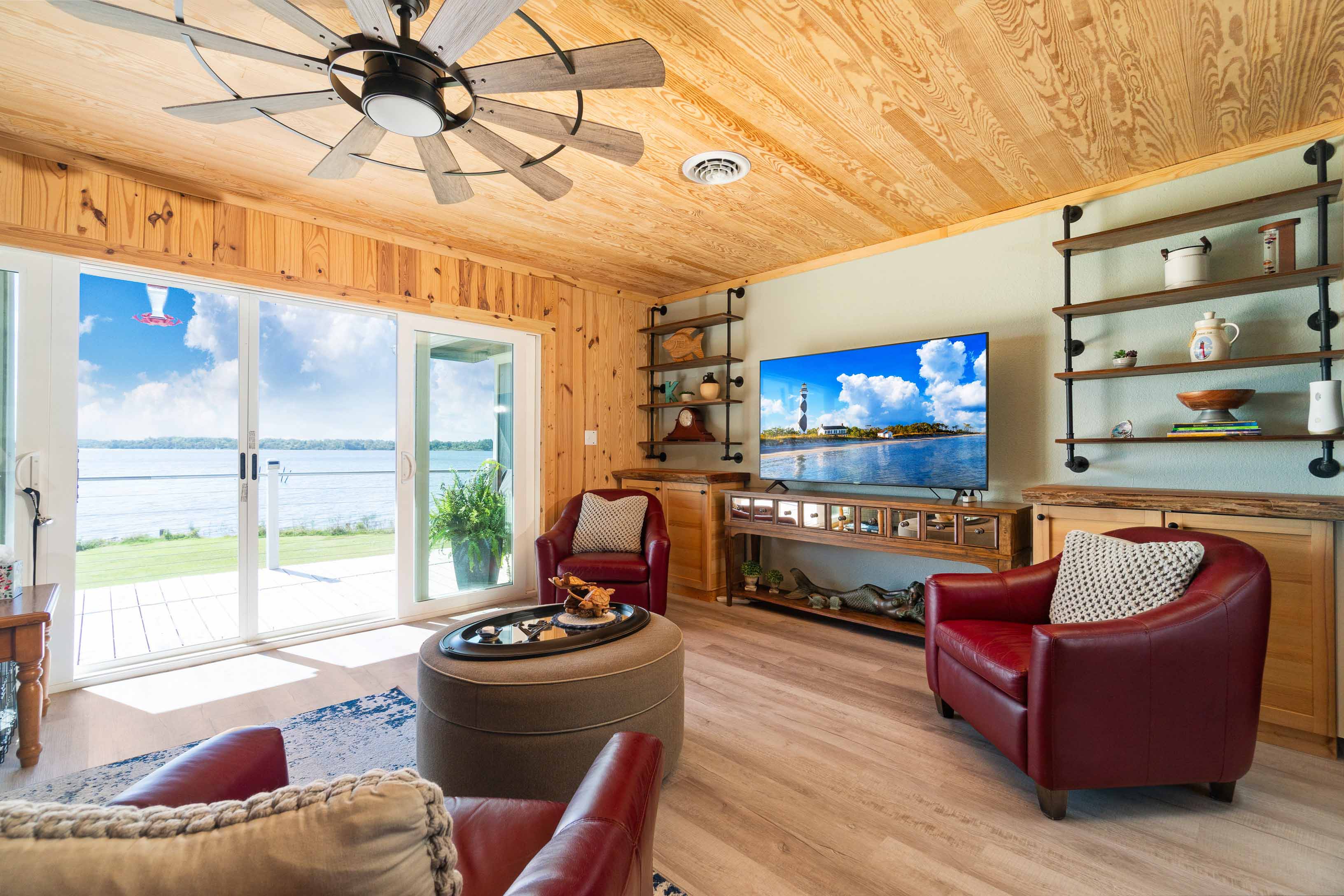 Aurora, North Carolina, 27806, United States, 3 Bedrooms Bedrooms, ,2 BathroomsBathrooms,Residential,For Sale,1973903