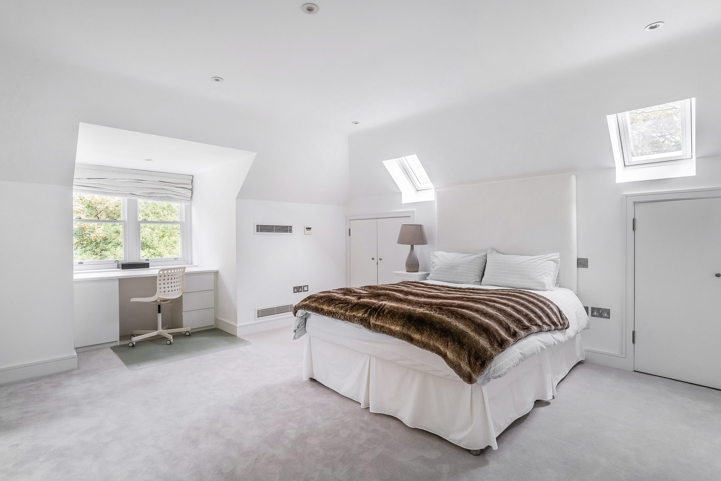  Five Bedroom Family Home with Gated Driveway, moments from Ascot High Street - 物件實景