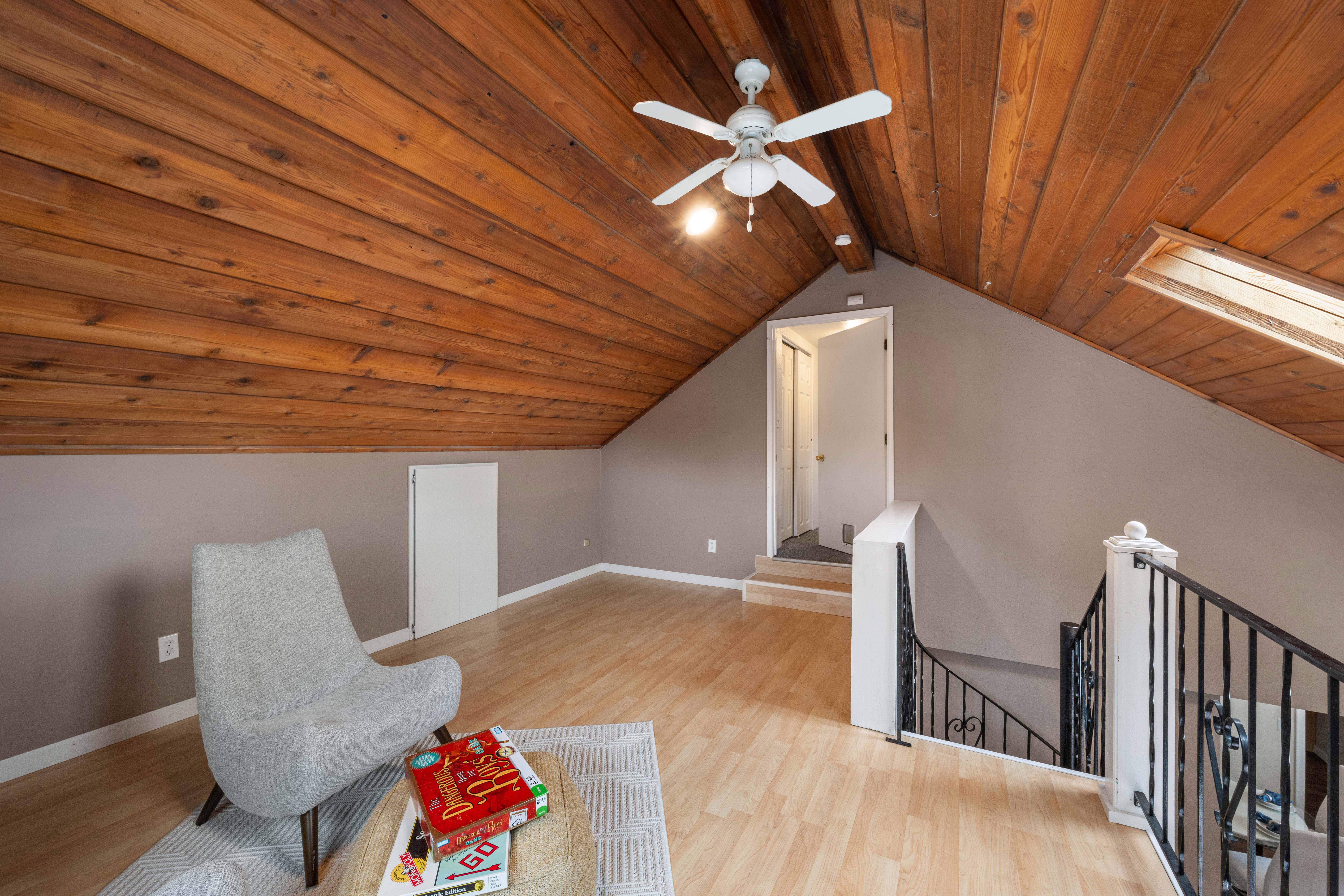  Turn Key Charm with Primary Suite and Loft - 物件實景