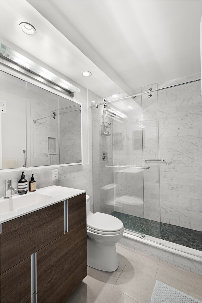 New York City, New York, 10128, United States, 3 Bedrooms Bedrooms, ,3 BathroomsBathrooms,Residential,For Sale,1996976