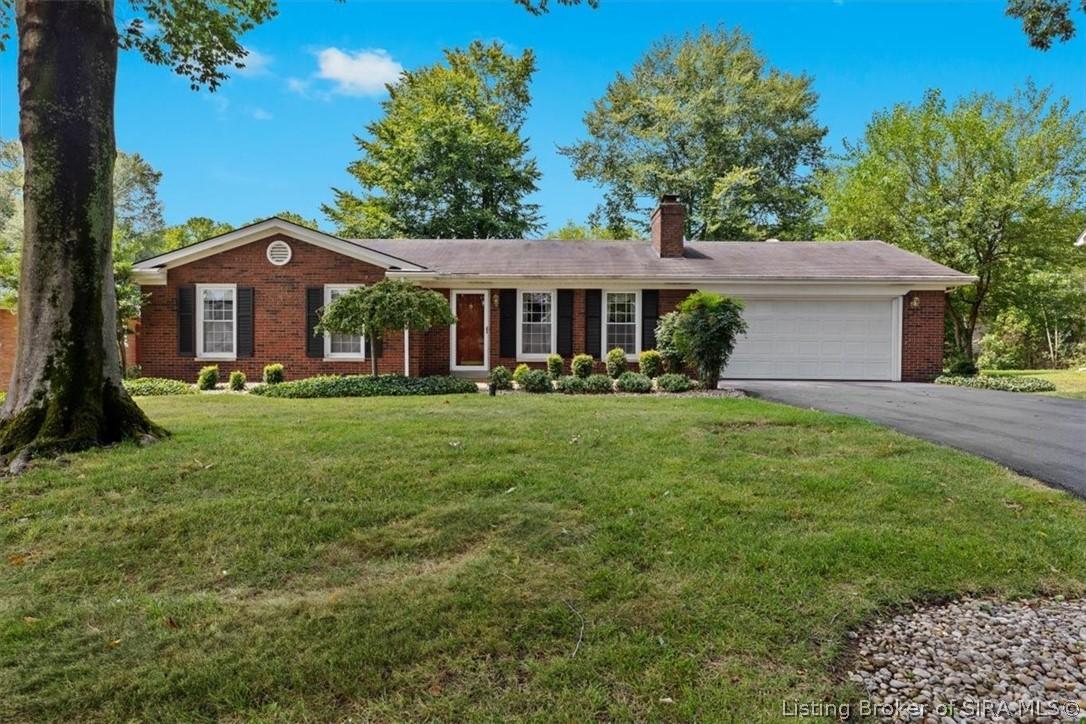 Beechwood St, Sellersburg, IN 47172